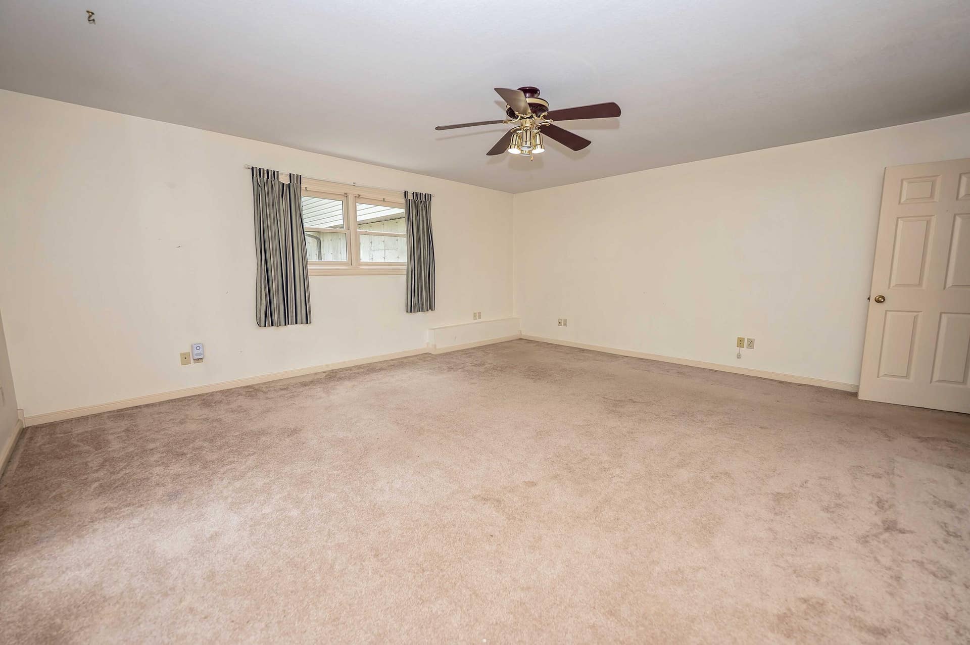 Branson West, MO 65737 2193 Stoneridge Center Rd (87)