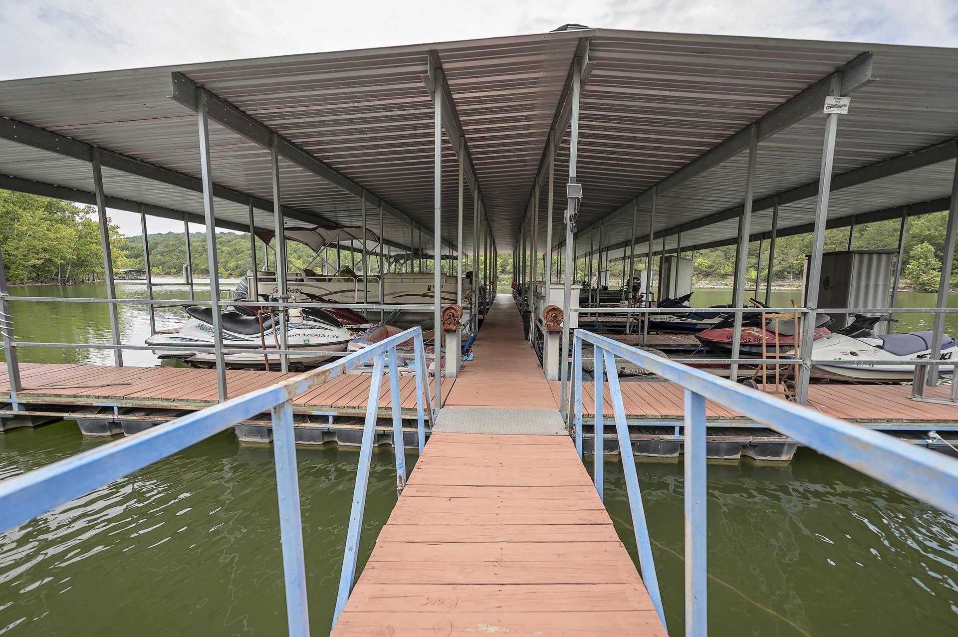 Branson West, MO 65737 2193 Stoneridge Center Rd (145)