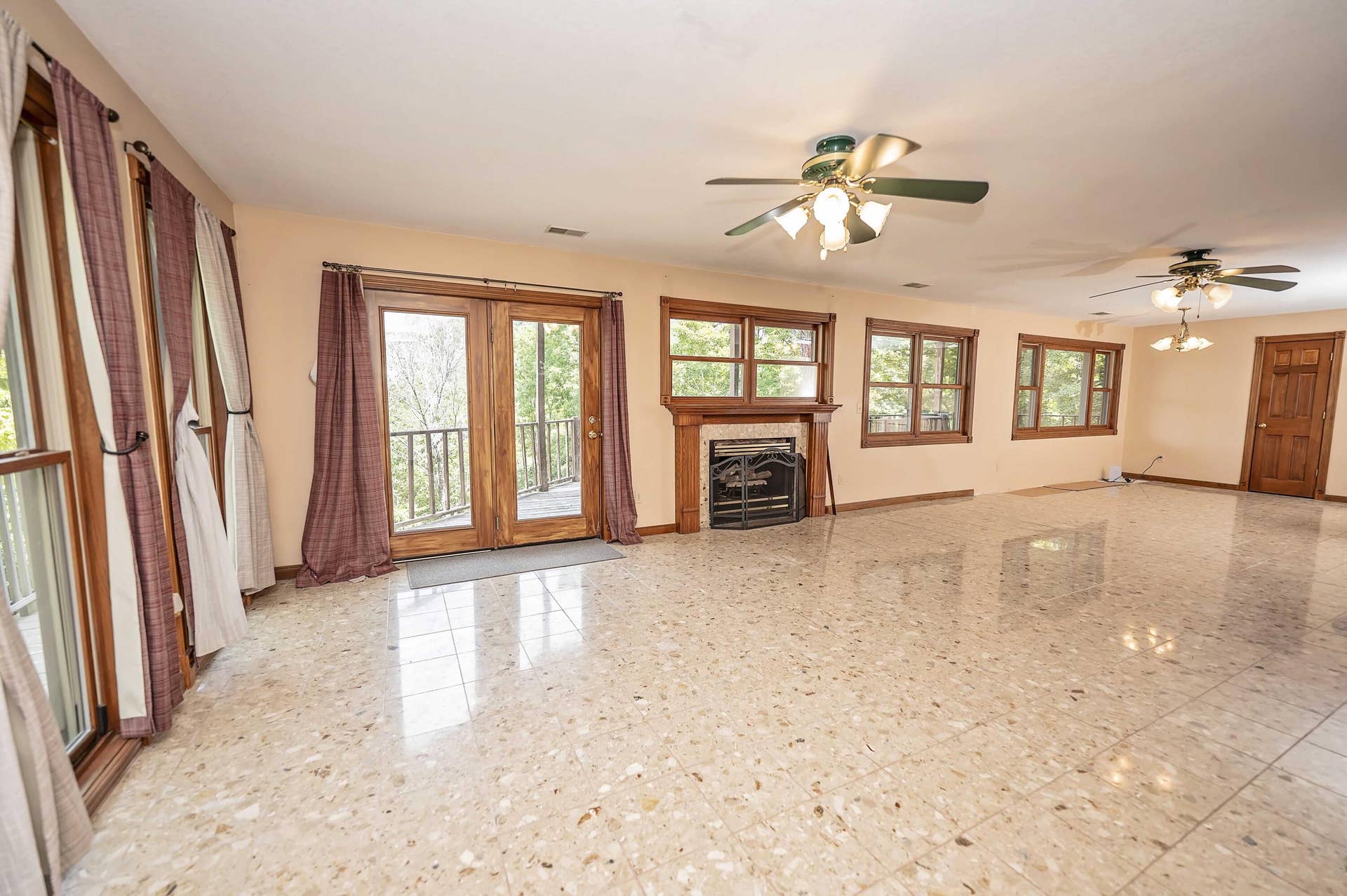 Branson West, MO 65737 2193 Stoneridge Center Rd (61)