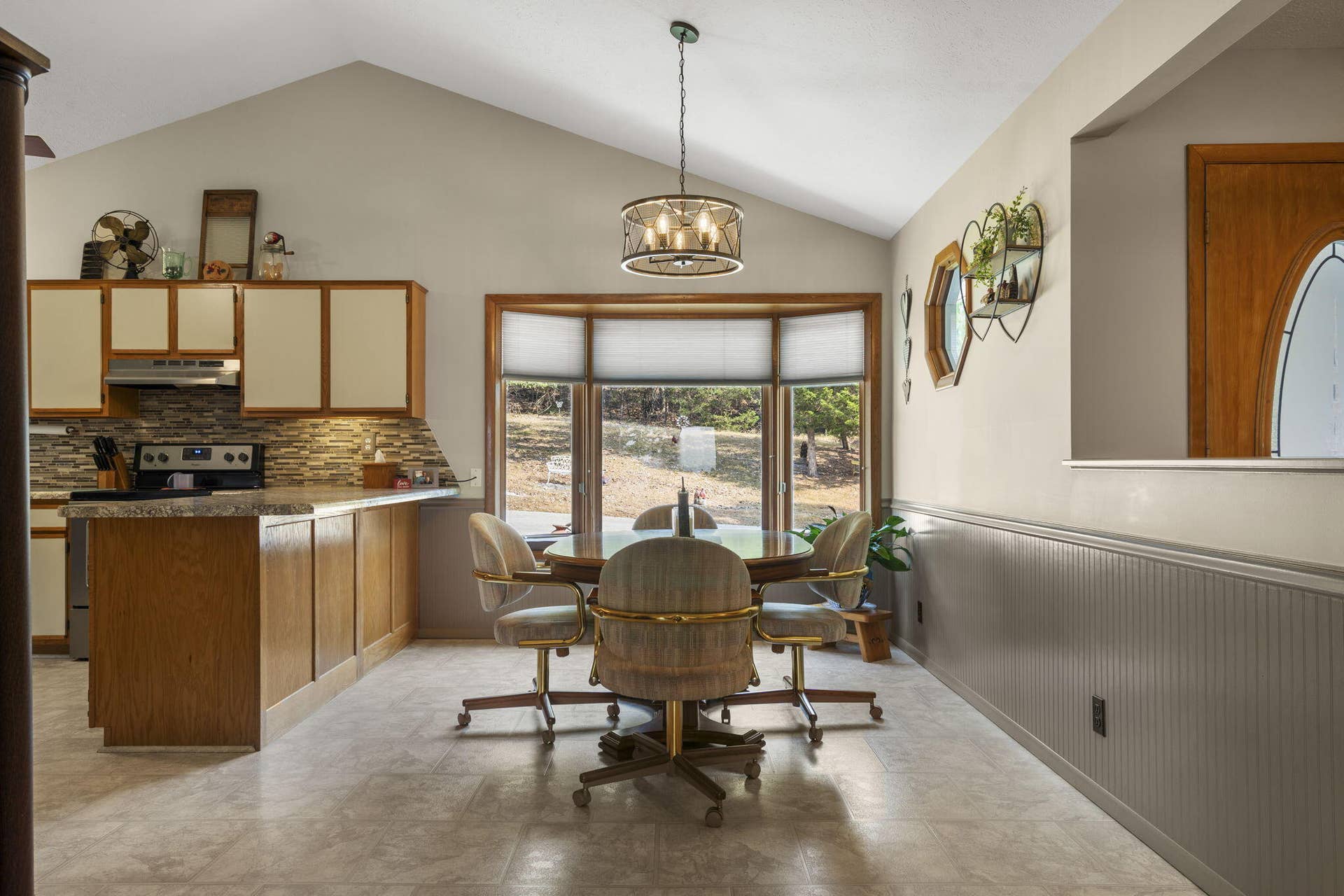 42-Golfcrest-Cir-Table-with-View