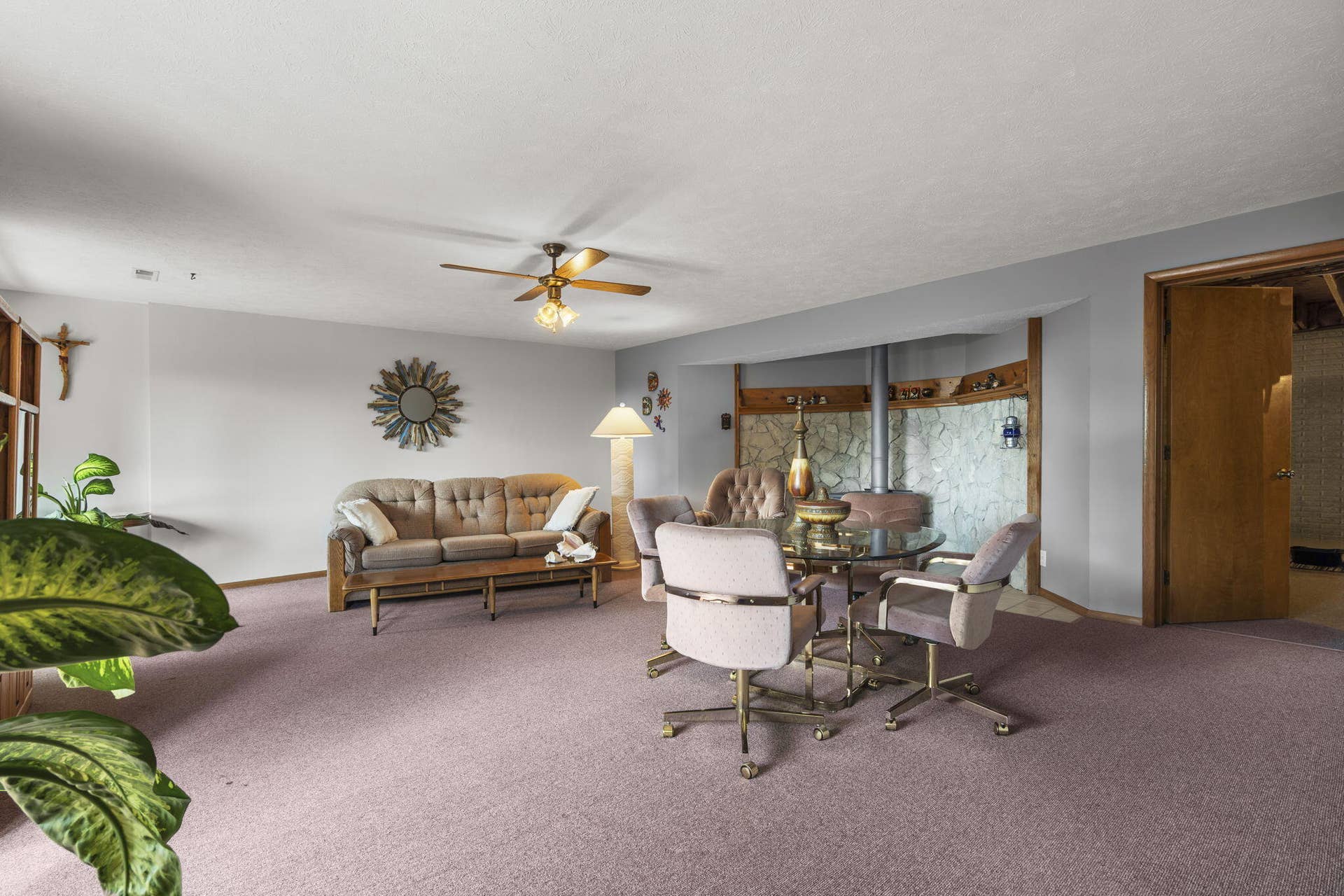 42-Golfcrest-Cir-Light-Filled-Room