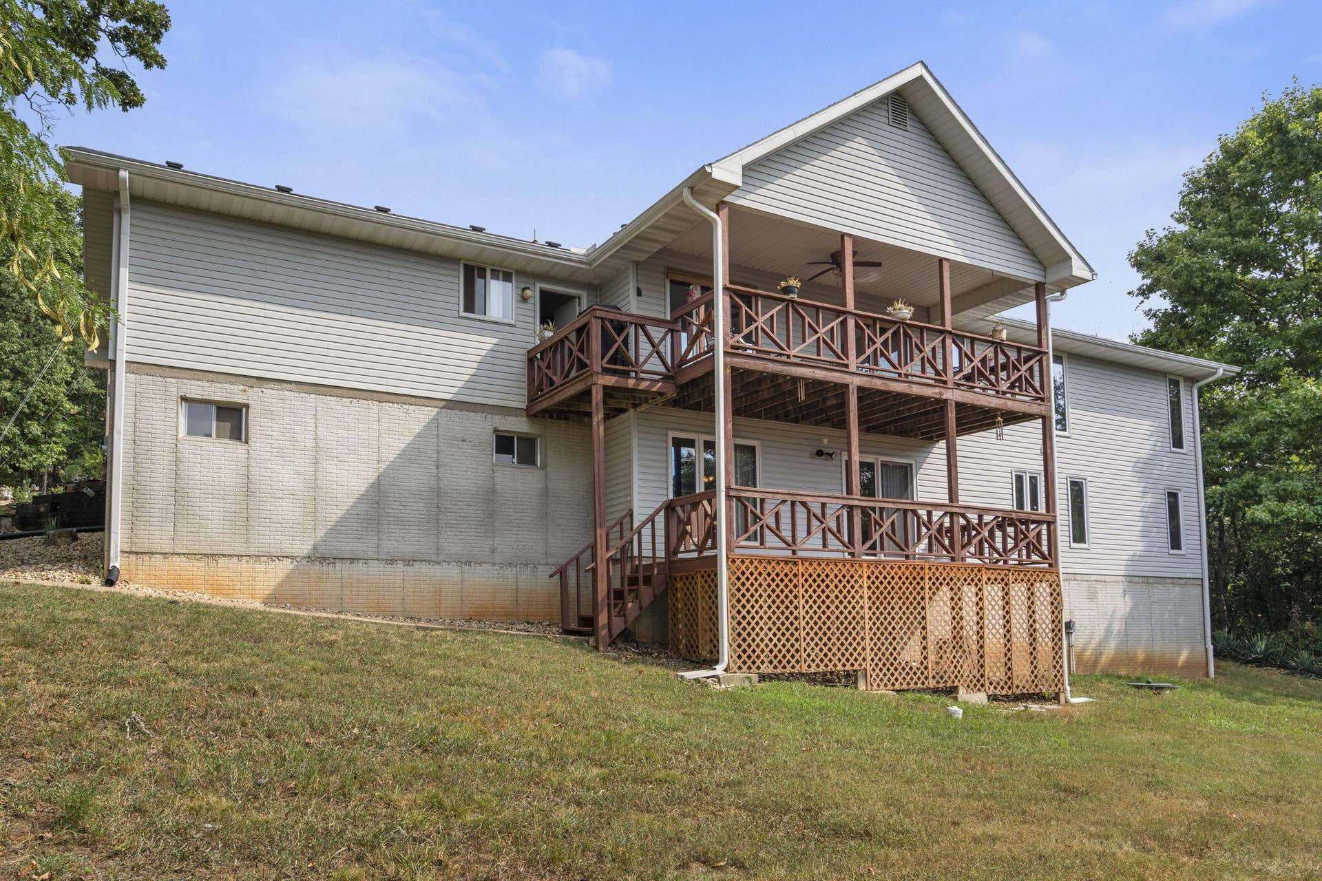 42-Golfcrest-Cir-Bright-&-Spacious-Home