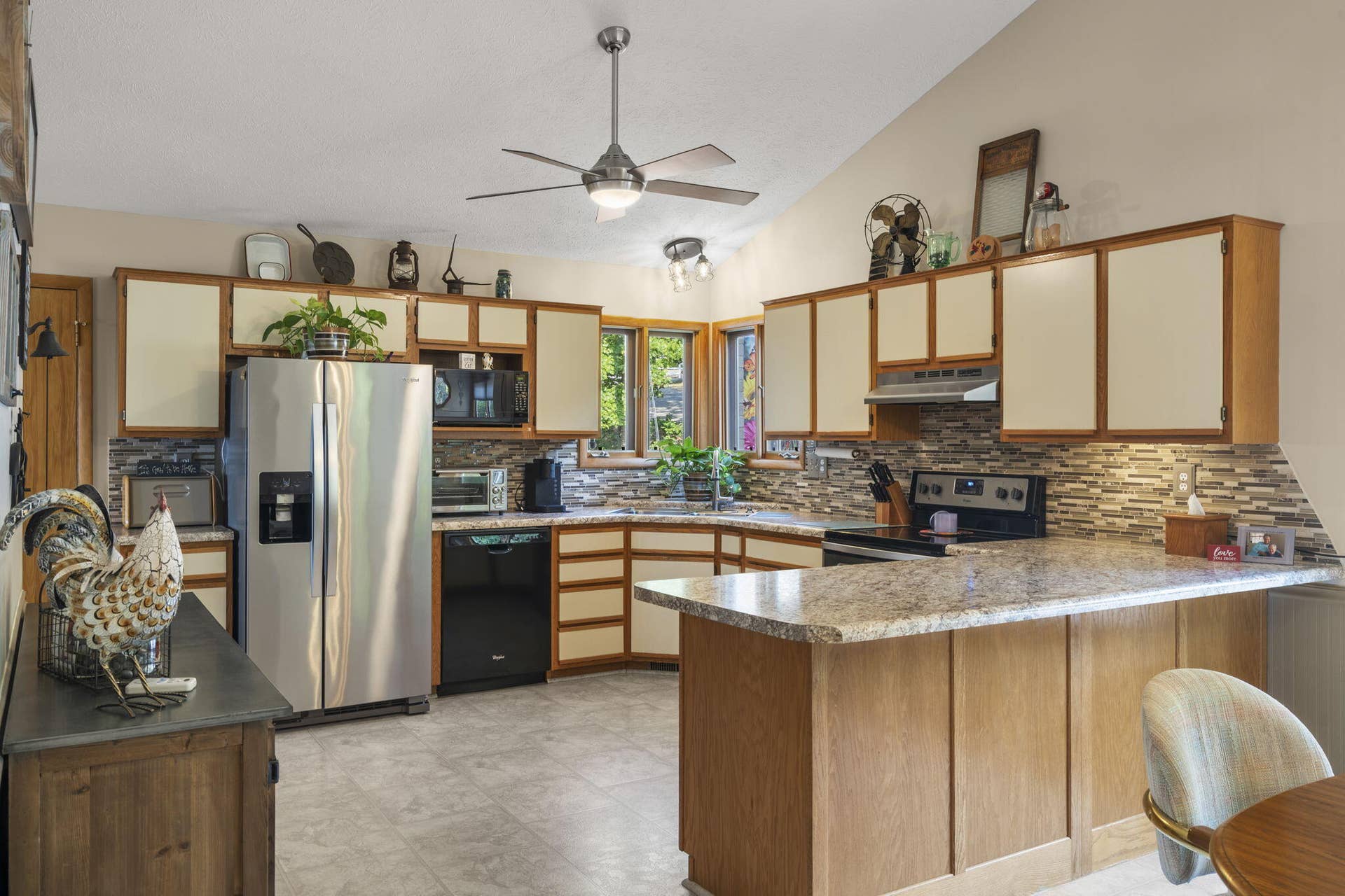 42-Golfcrest-Cir-Chef's-Kitchen