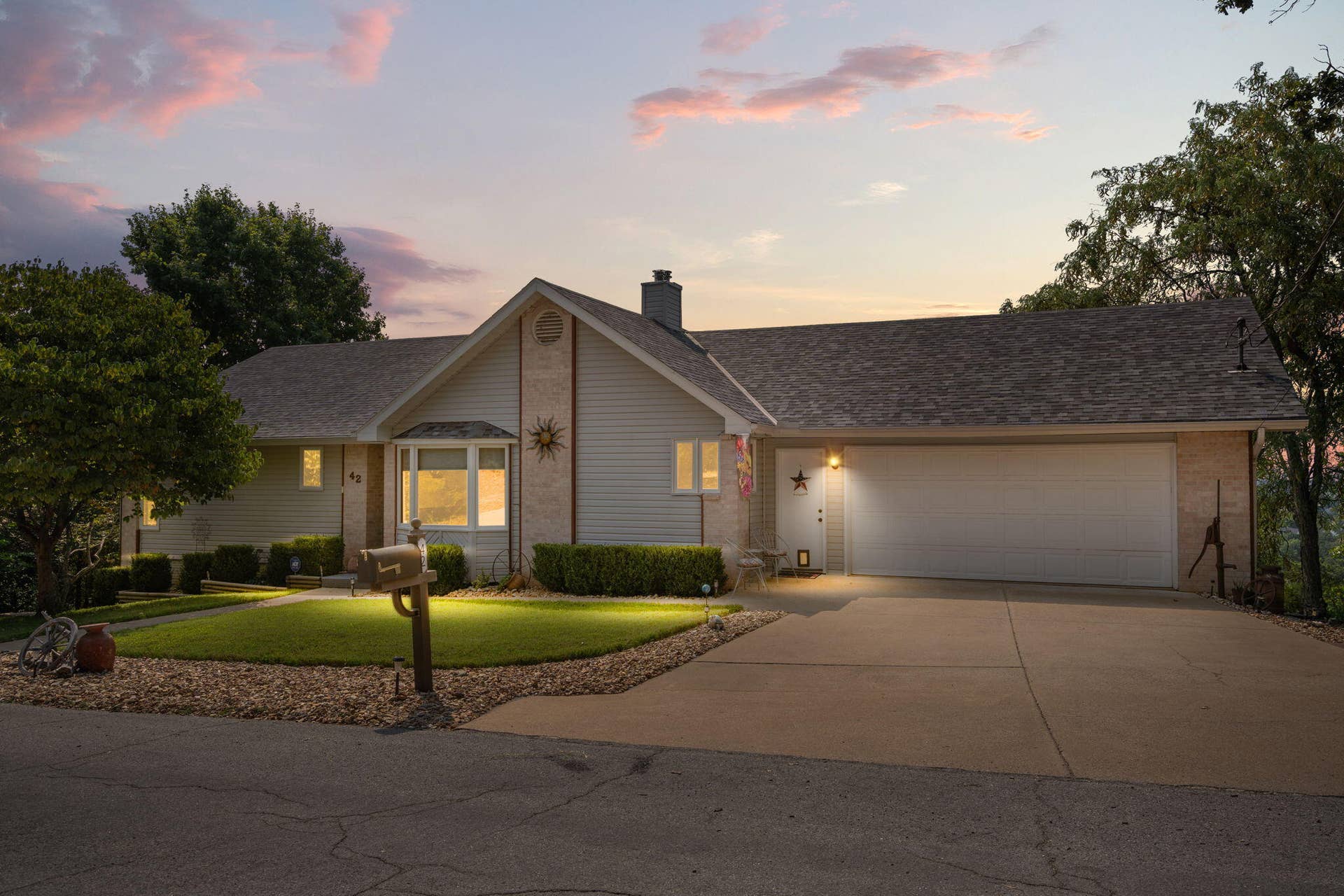 42-Golfcrest-Cir-Table-Rock-Views