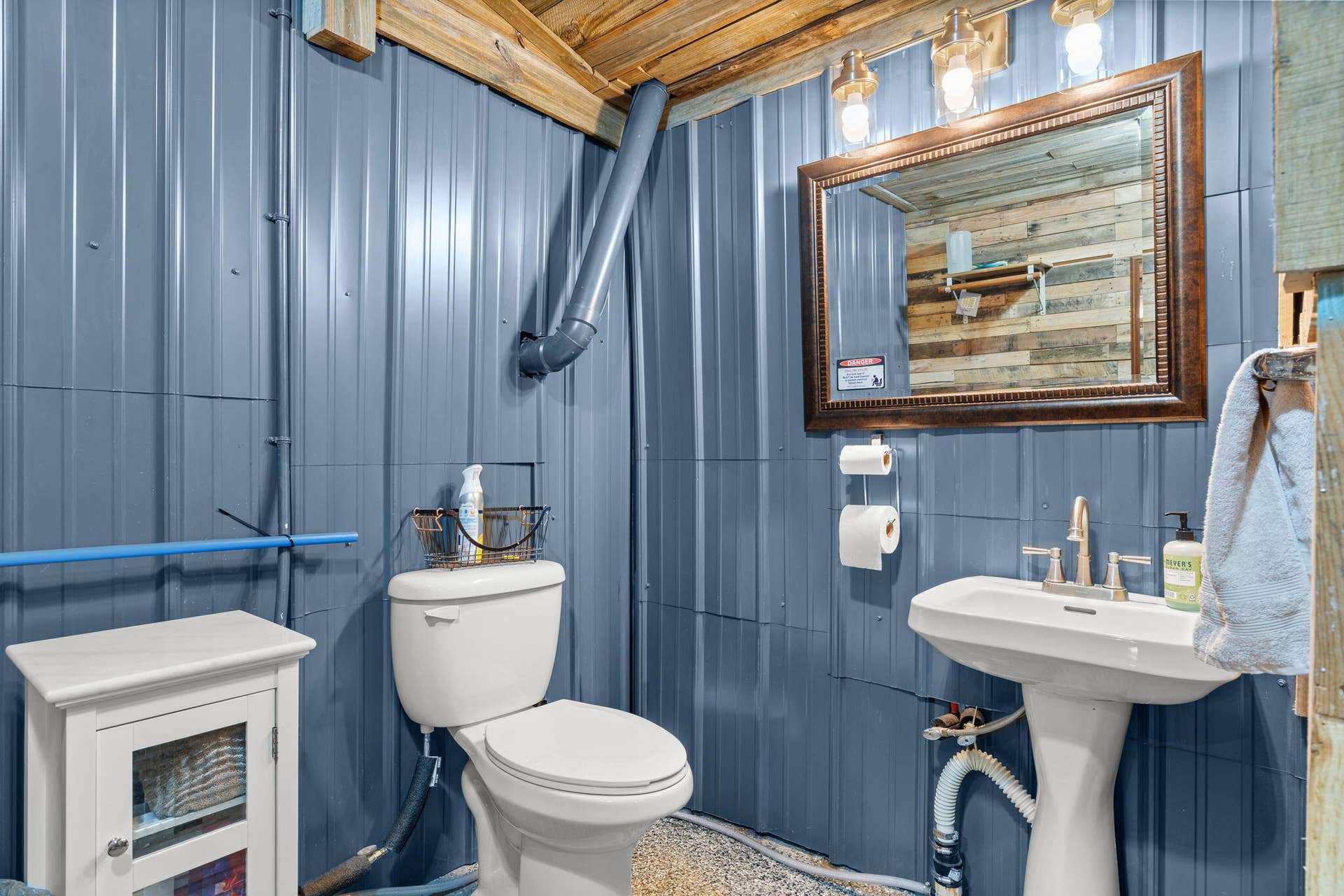 85 State Highway Oo, Reeds Spring, MO 65737 85-State-Hwy-OO-Commercial-Half-Bath