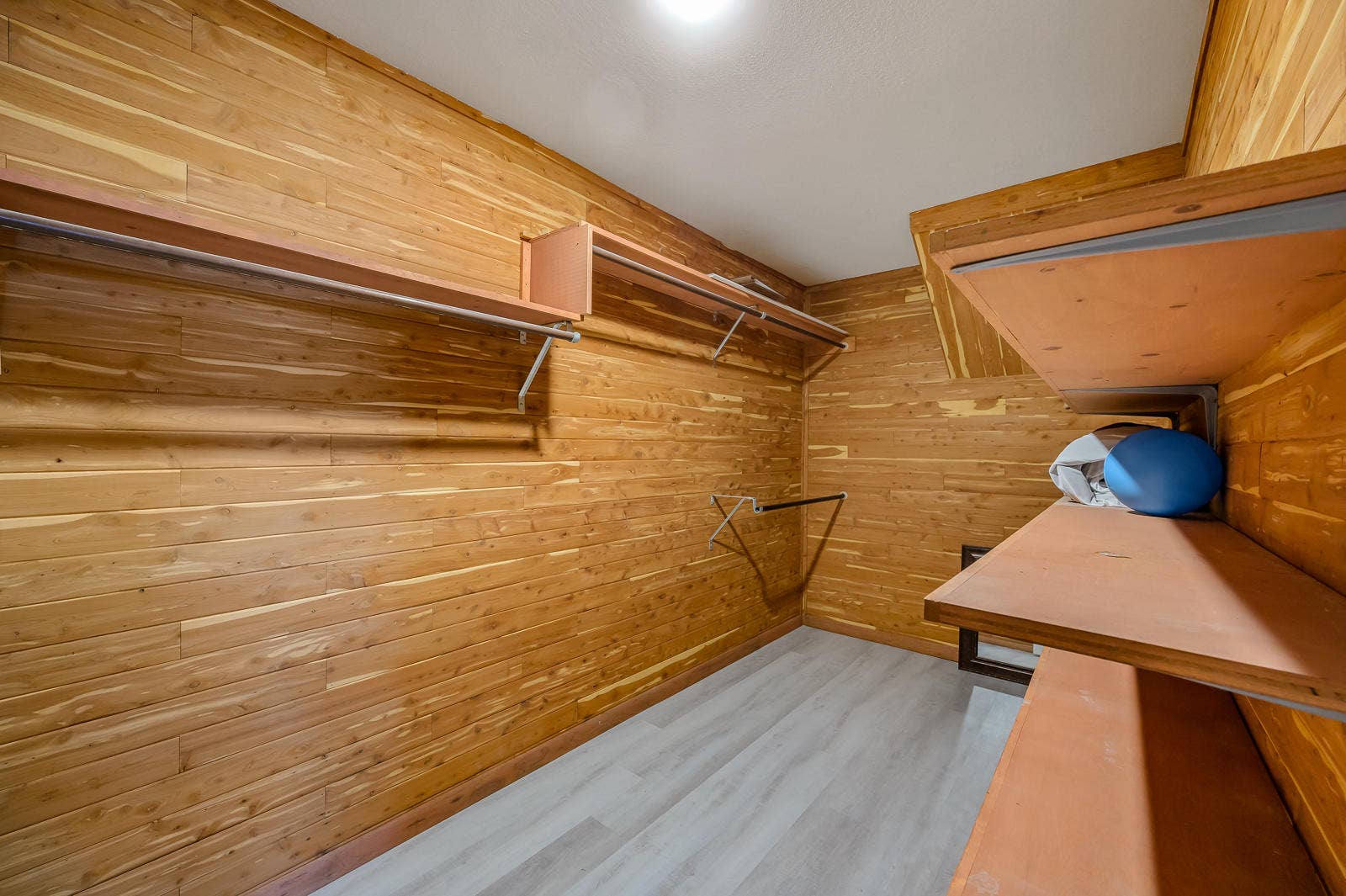 26 Greenview Drive, Kimberling City, MO 65686 26-Greenview-Dr-Roomy-Closet