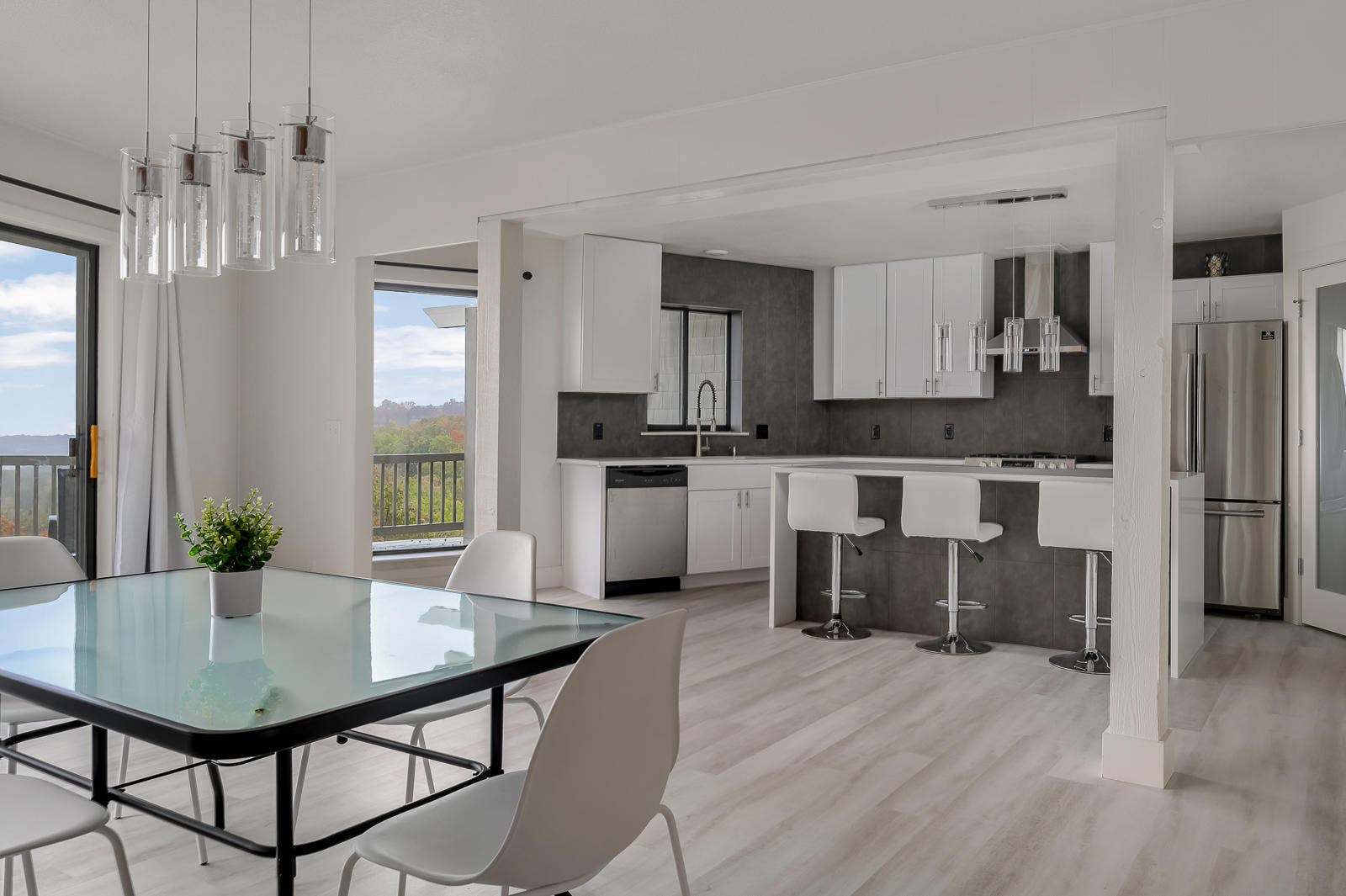 26 Greenview Drive, Kimberling City, MO 65686 26-Greenview-Dr-Open-Concept-Living