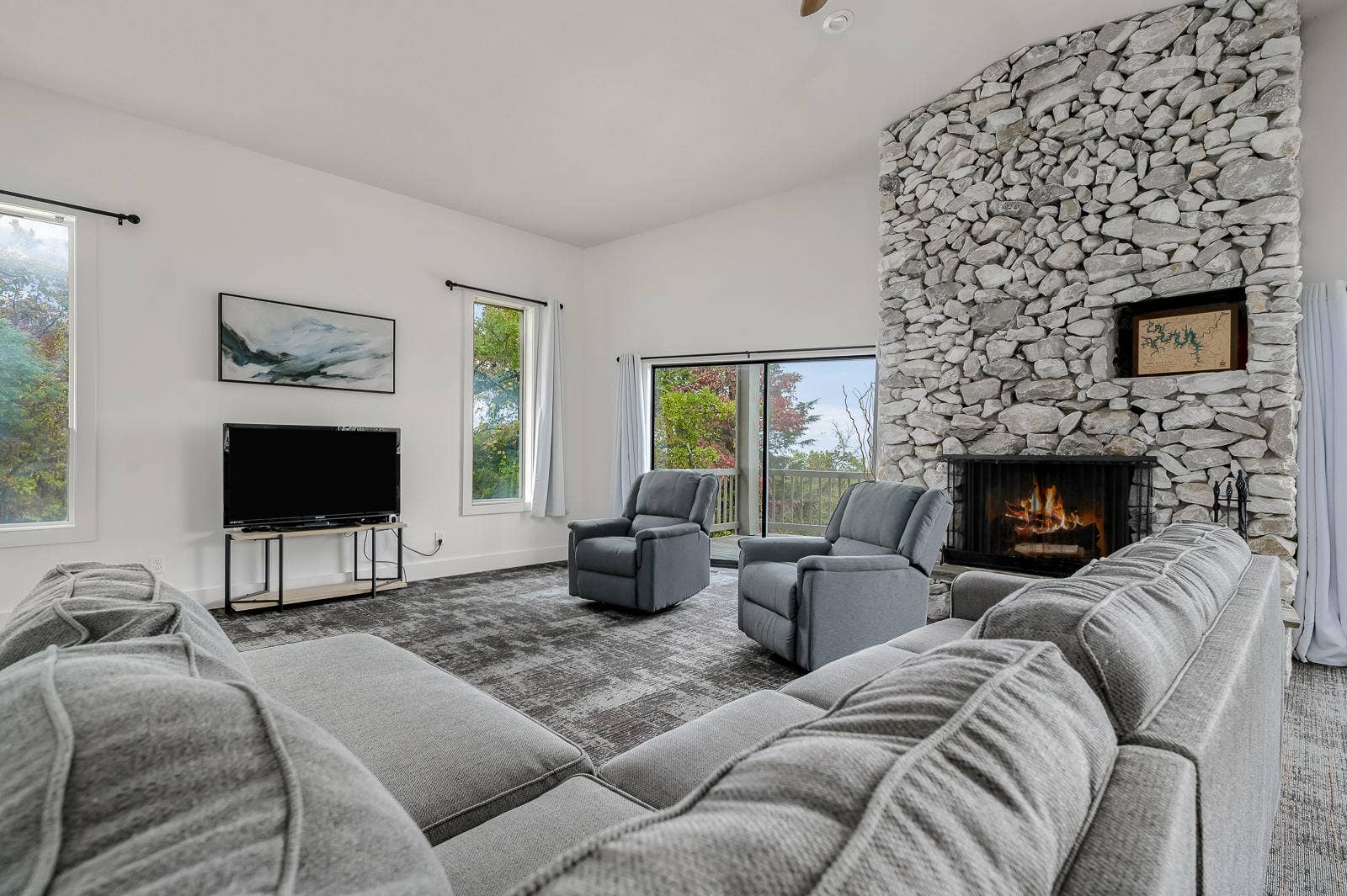 26 Greenview Drive, Kimberling City, MO 65686 Table Rock Lake View