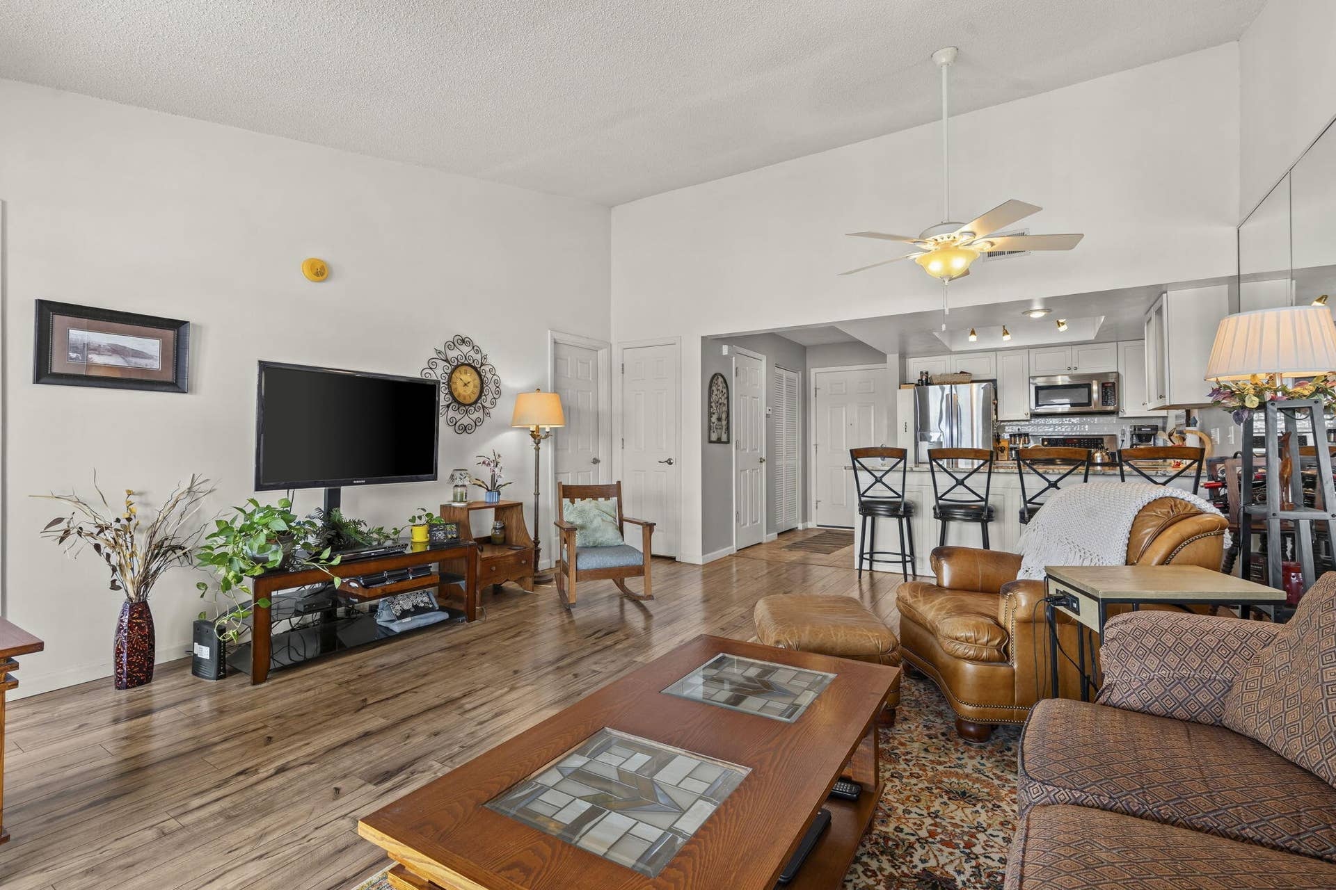 393 Anchors Point Lane, #470, Kimberling City, MO 65686 393-Anchors-Point-Open-&-Inviting