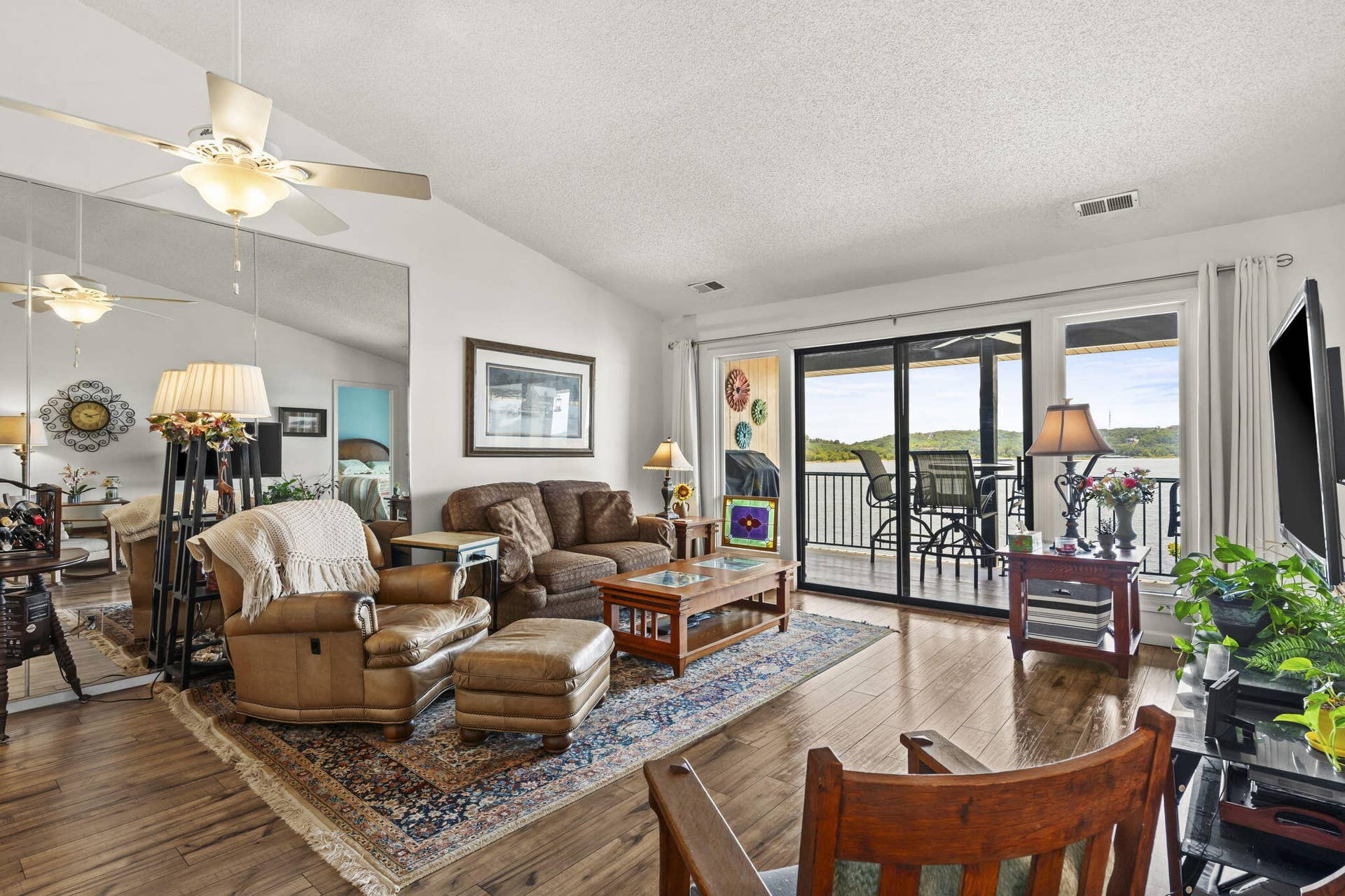 393 Anchors Point Lane, #470, Kimberling City, MO 65686 393-Anchors-Point-Spacious-Living