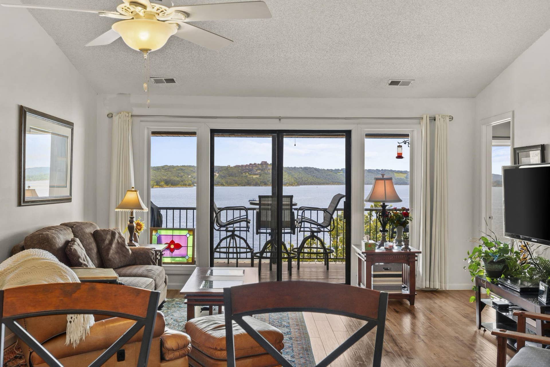 393 Anchors Point Lane, #470, Kimberling City, MO 65686 393-Anchors-Point-Living-by-the-Lake