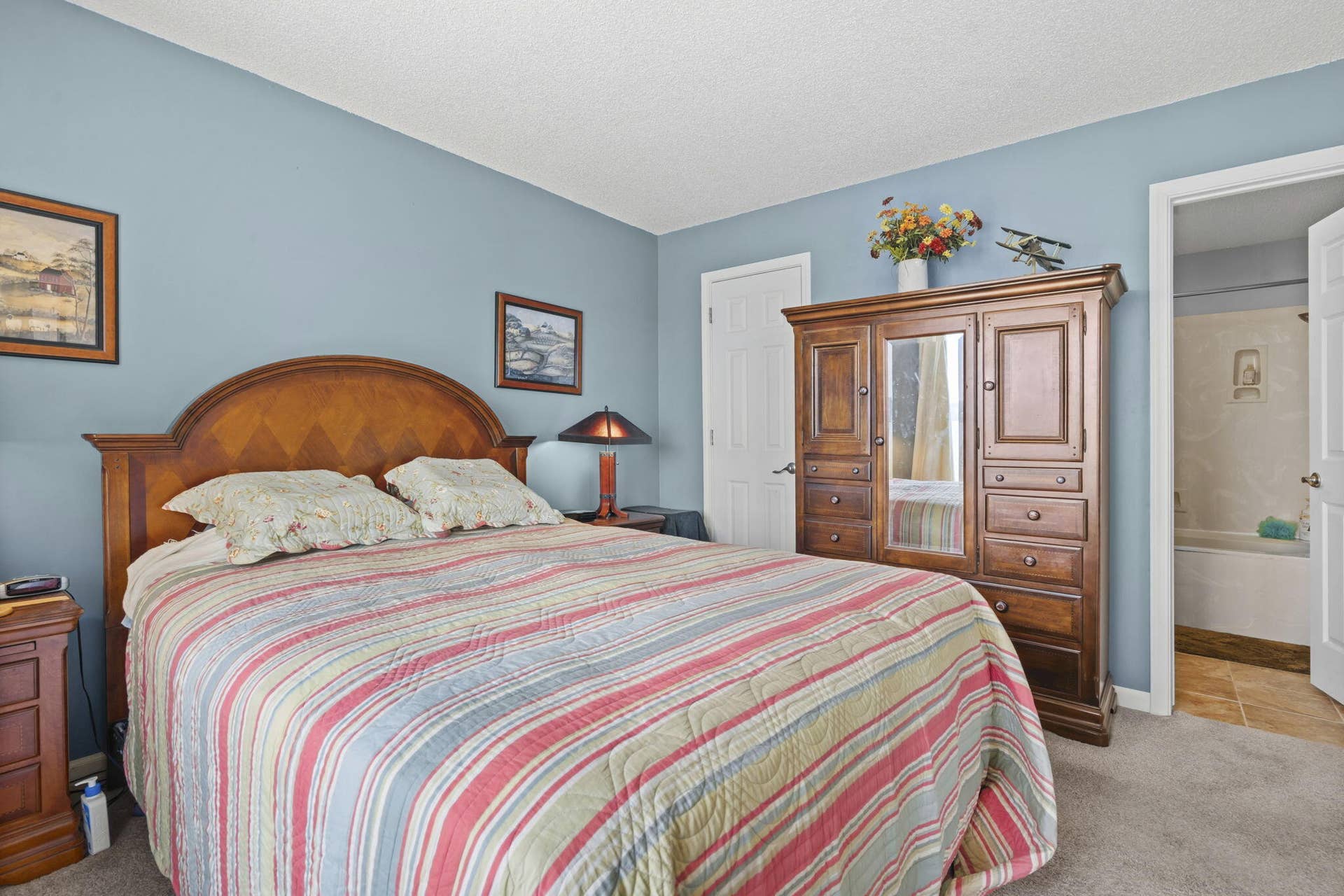393 Anchors Point Lane, #470, Kimberling City, MO 65686 393-Anchors-Point-Cozy-Lake-Bedroom