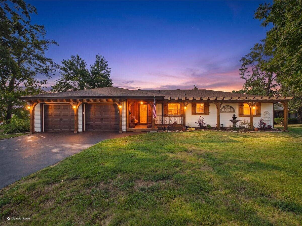 38 Skyline Drive, Kimberling City, MO 65686 098-38Skylinetwilight-1