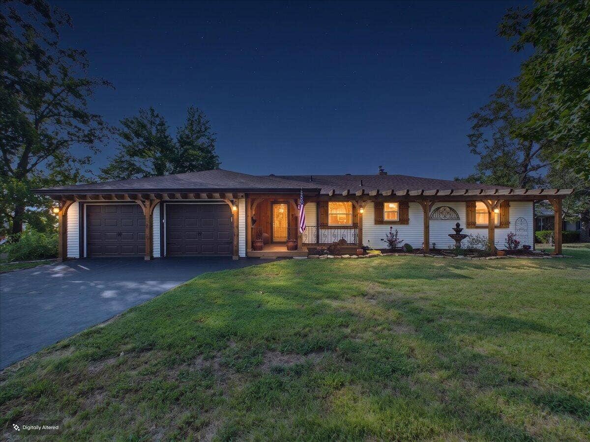 38 Skyline Drive, Kimberling City, MO 65686 099-38Skylinenight-1