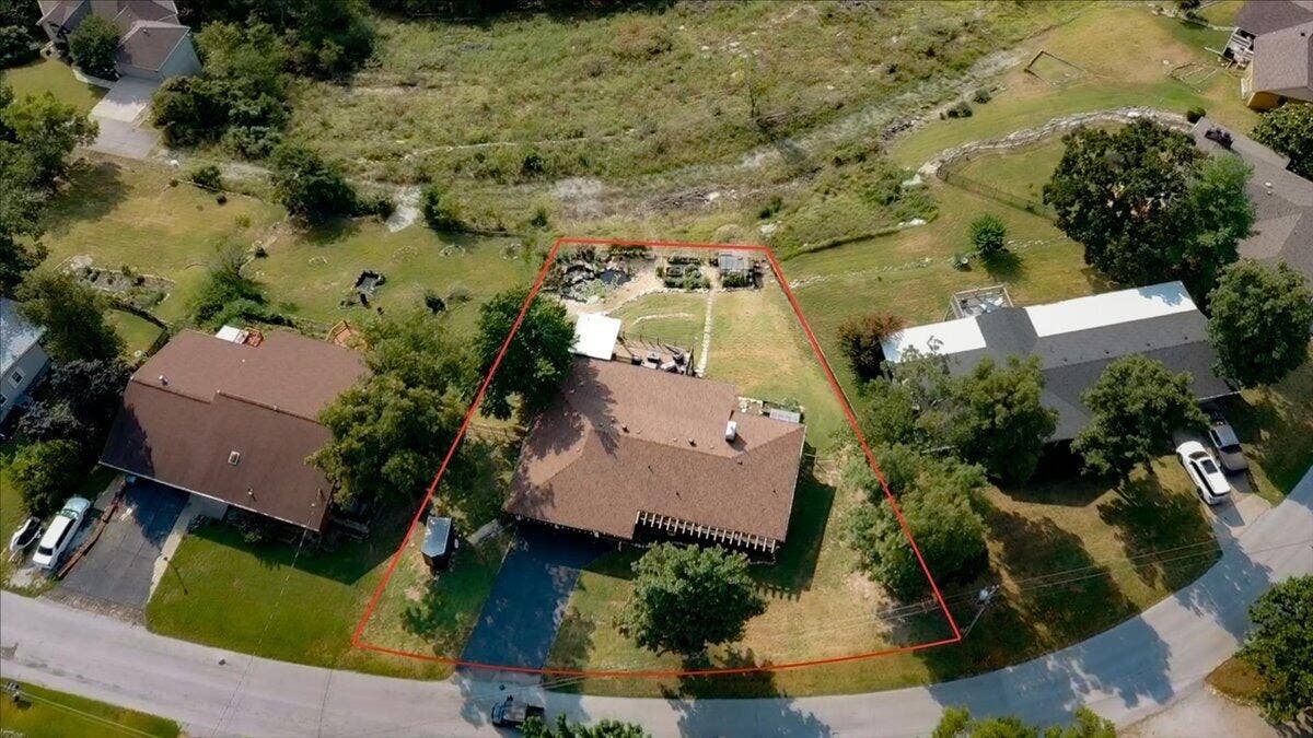 38 Skyline Drive, Kimberling City, MO 65686 100-Lines