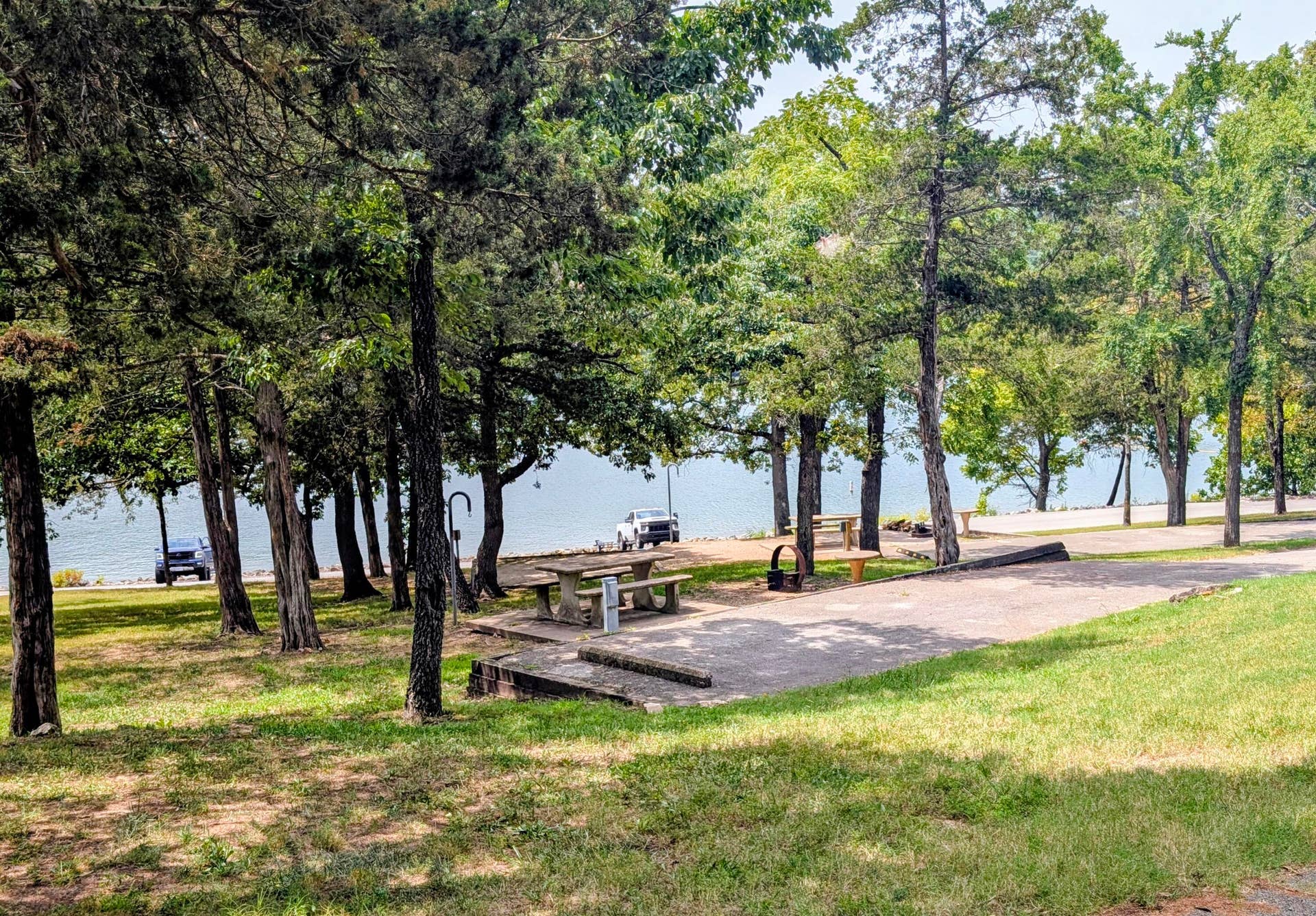 84 Kings Cove Lane, #16, Reeds Spring, MO 65737 Corps picnicing