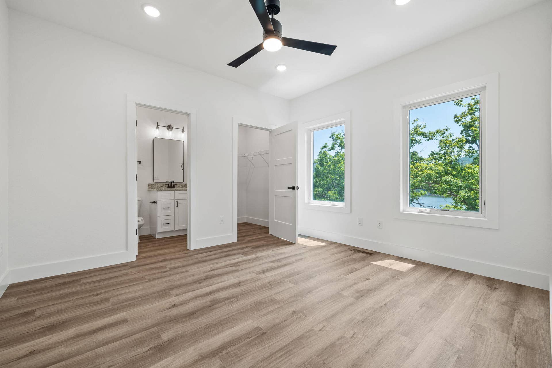 72 Beech Drive, #32, Reeds Spring, MO 65737 Similar Construction