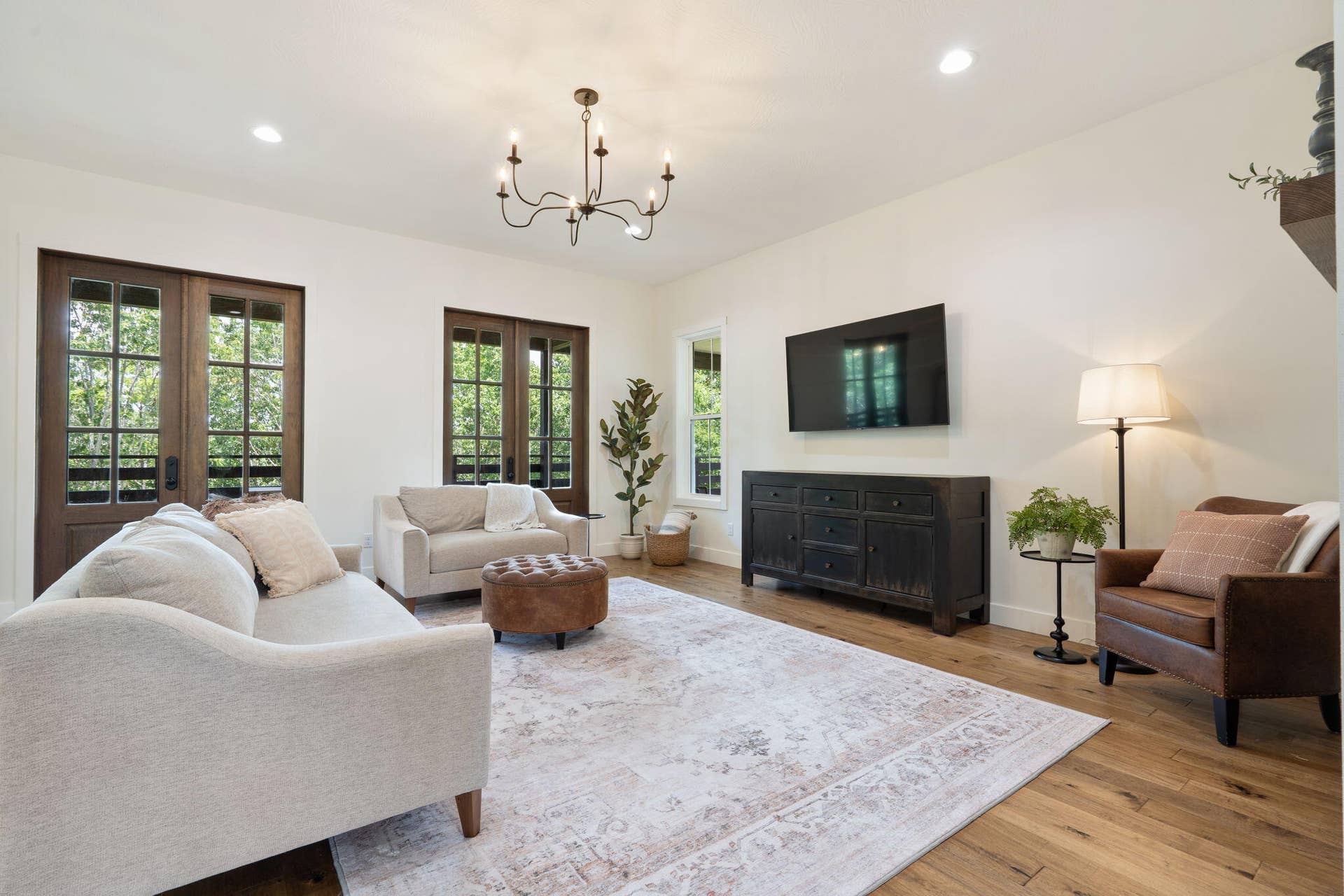 893-Hidden-Springs-Ln-Designer-Living