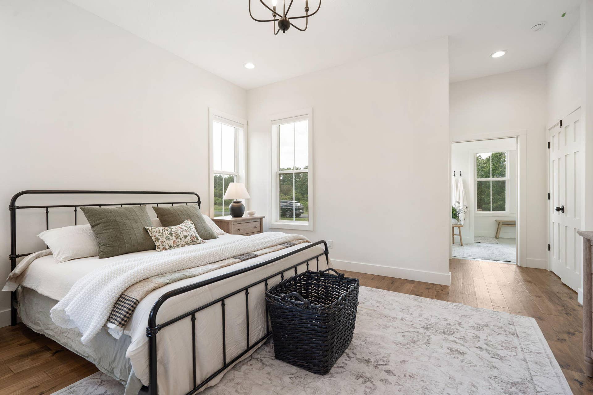 893-Hidden-Springs-Ln-Serene-Suite