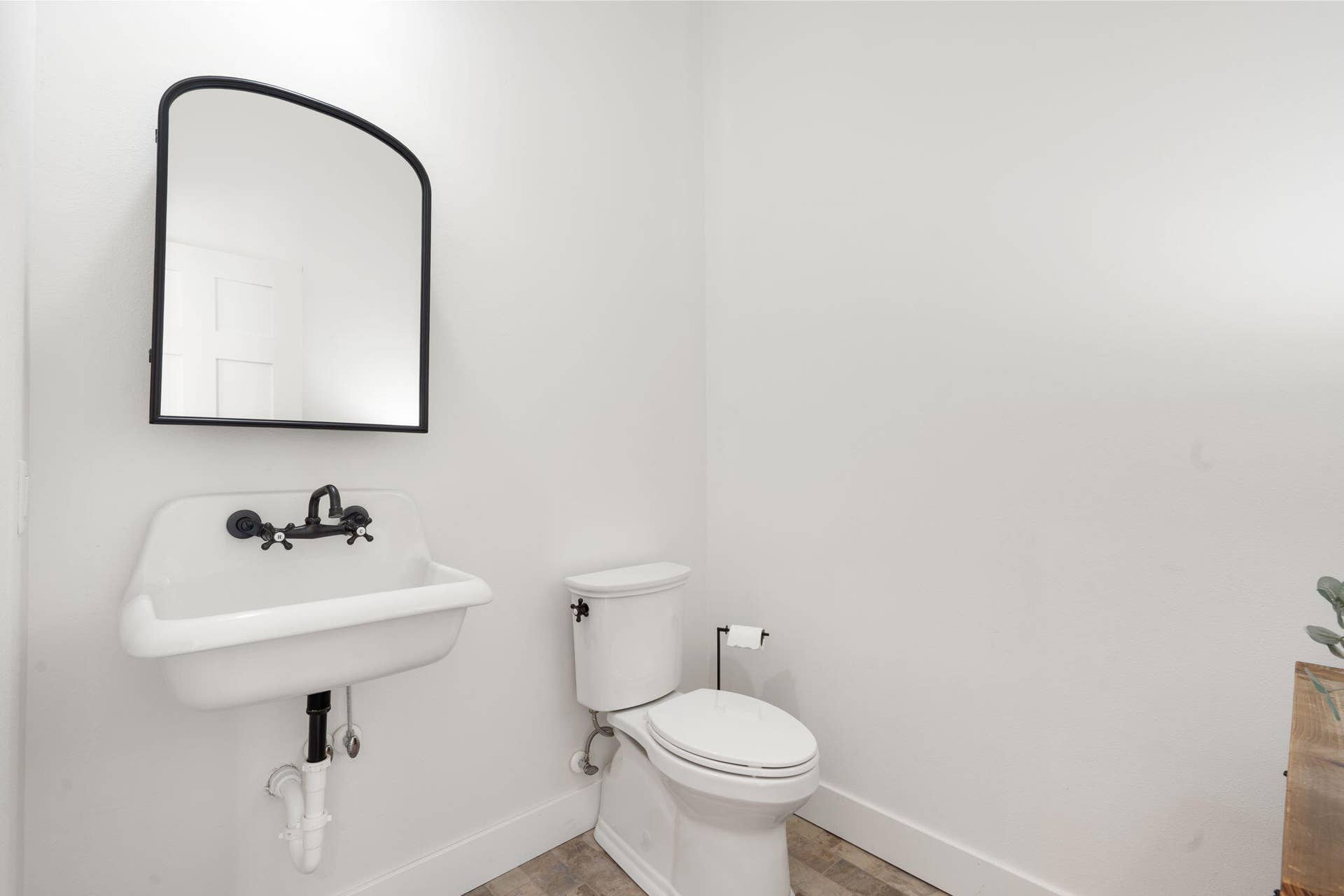 893-Hidden-Springs-Ln-Powder-Room