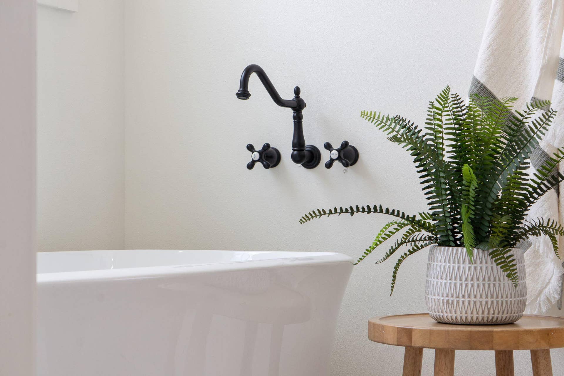 893-Hidden-Springs-Ln-Soak-&-Relax