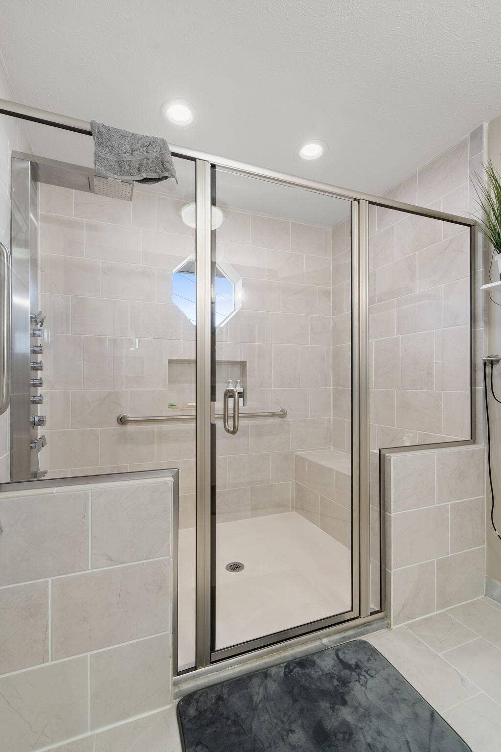 30 Hickory Drive, Kimberling City, MO 65686 30-Hickory-Dr-Luxury-Bath