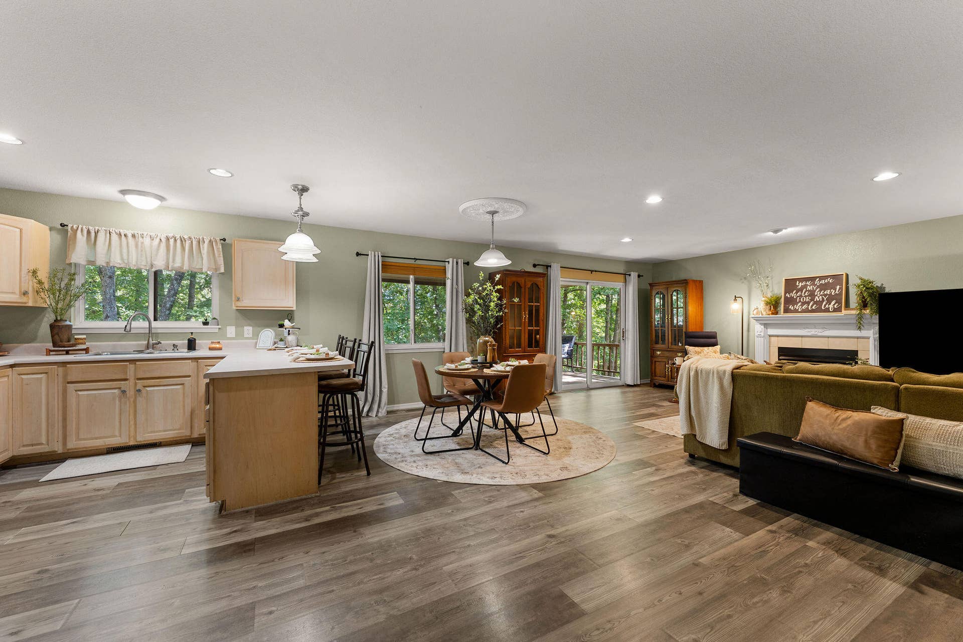 71 Queensberry Drive, Branson West, MO 65737 Living/Kitchen