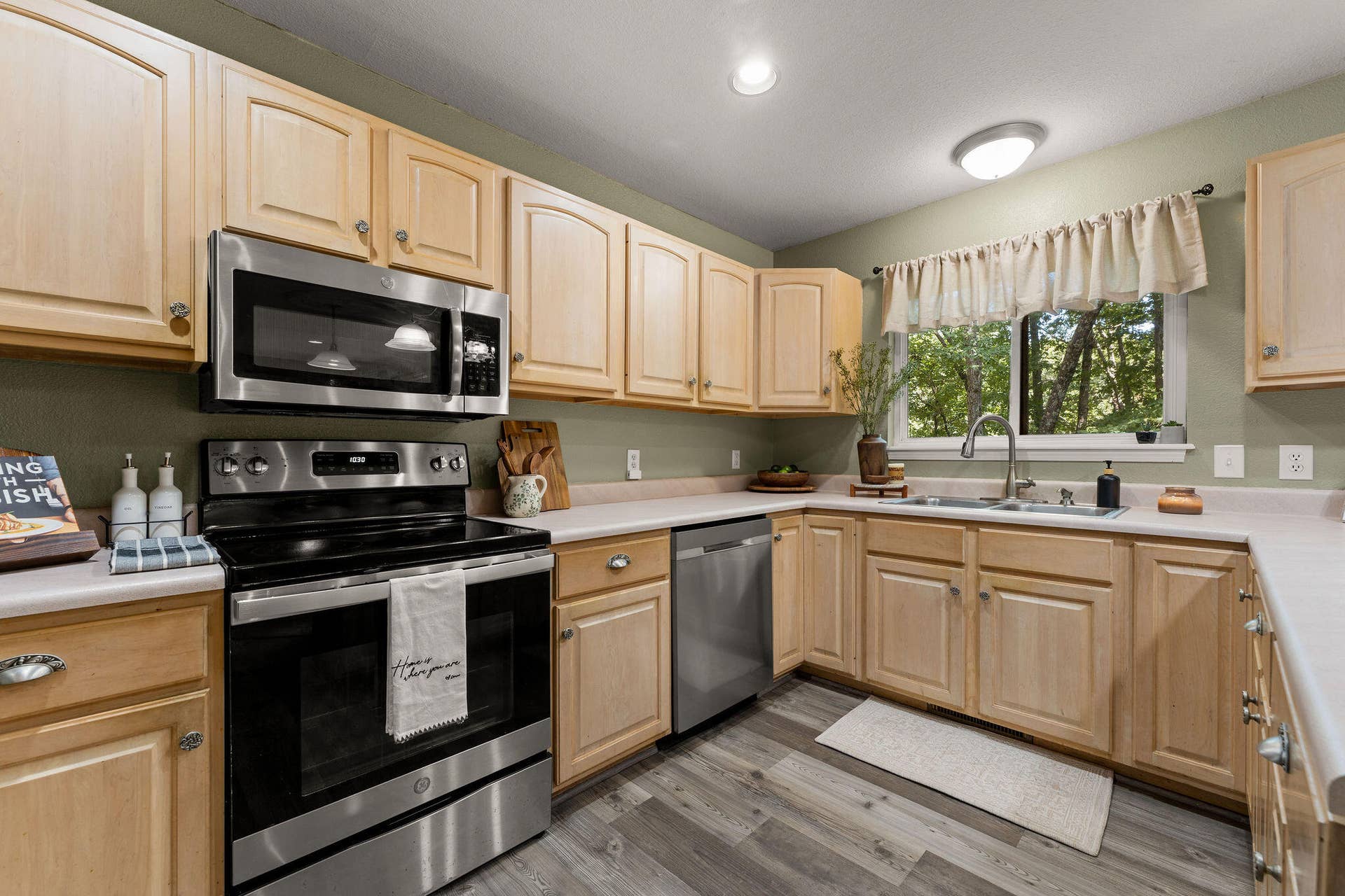71 Queensberry Drive, Branson West, MO 65737 Kitchen