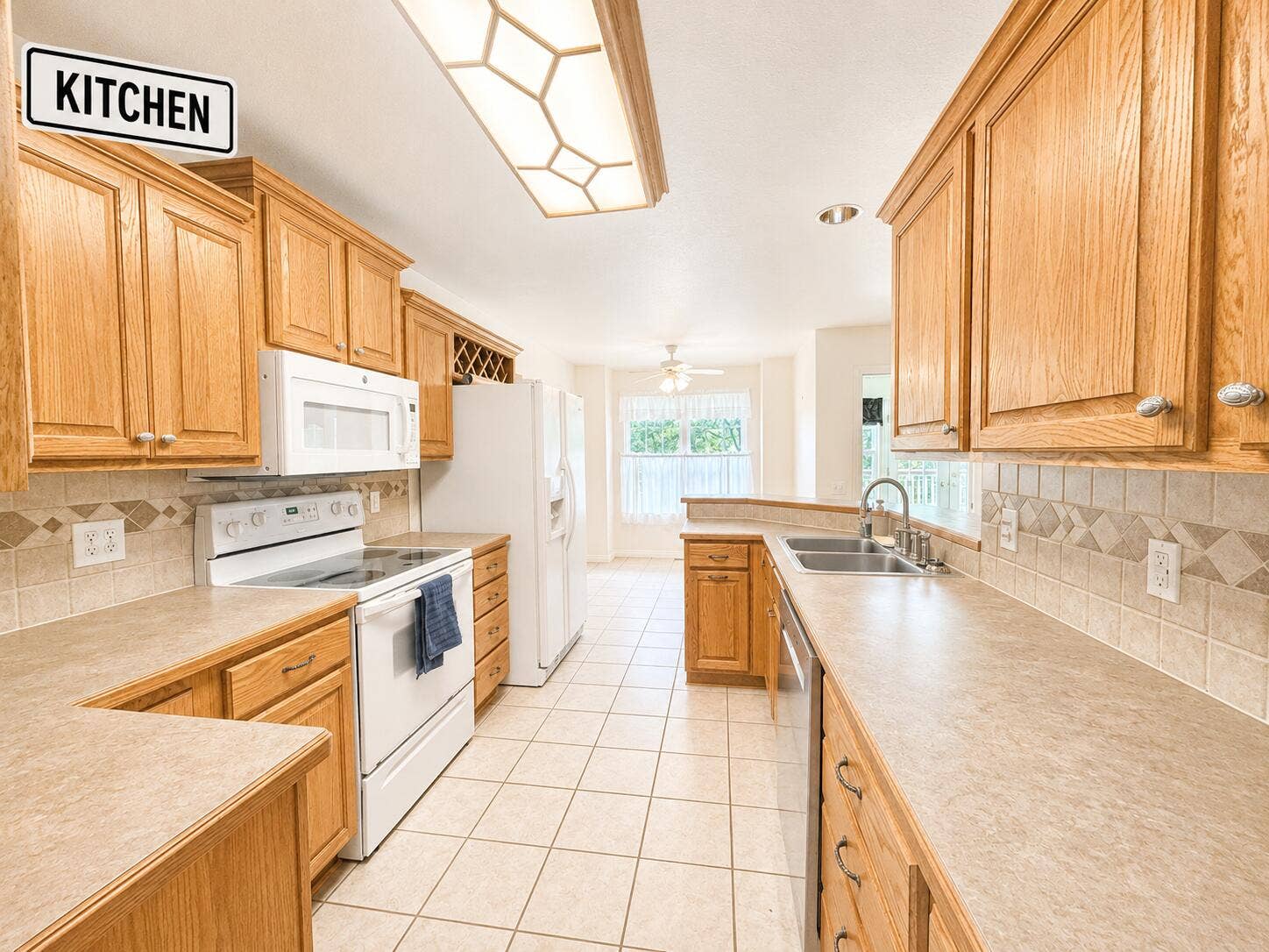 52 Crown Drive, Branson West, MO 65737 EDCAF909-6A73-42AD-874B-BB1551030066