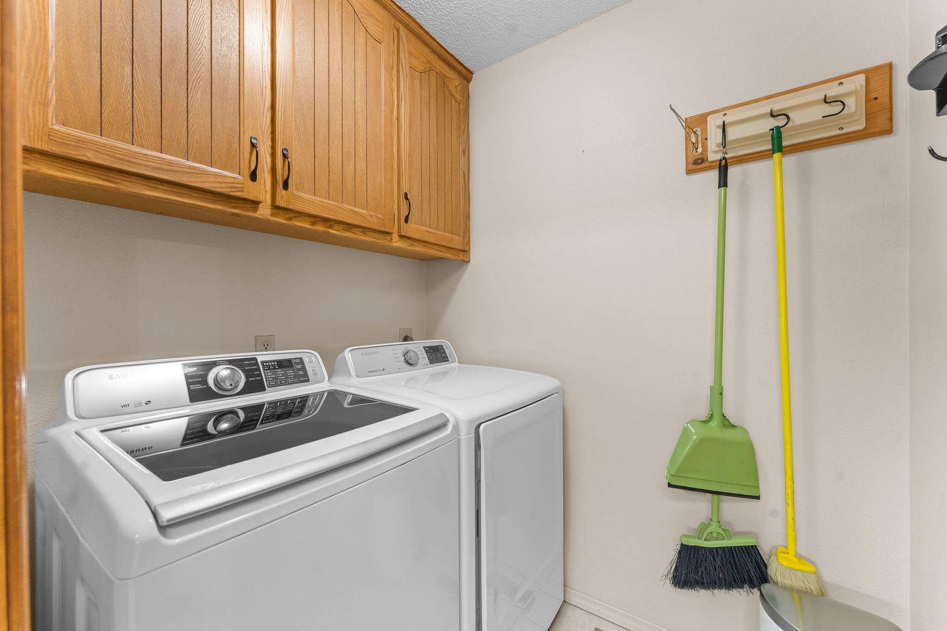 107 Oak Drive, Kimberling City, MO 65686 Large Laundry with Storage