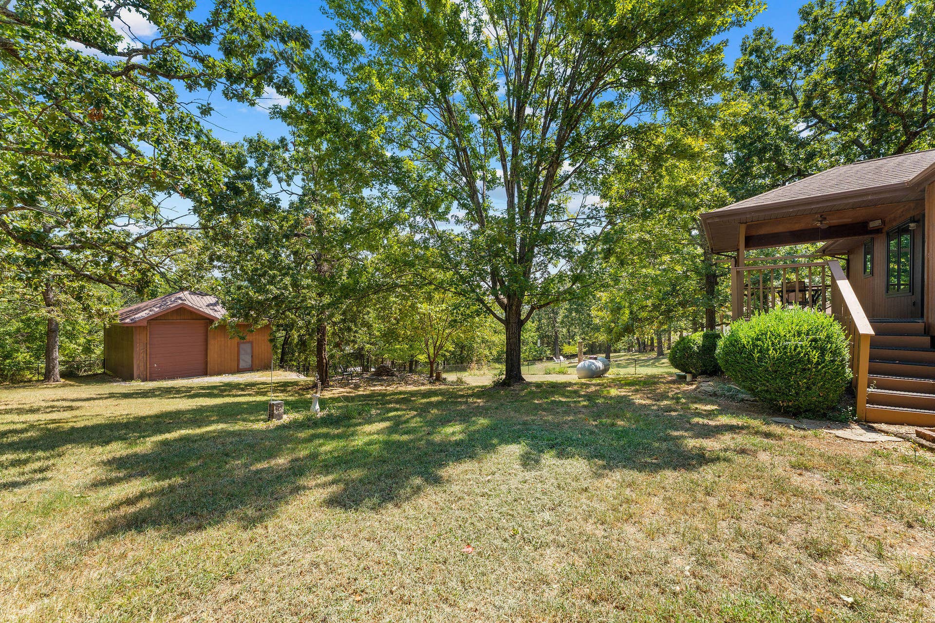107 Oak Drive, Kimberling City, MO 65686 Home and Shop