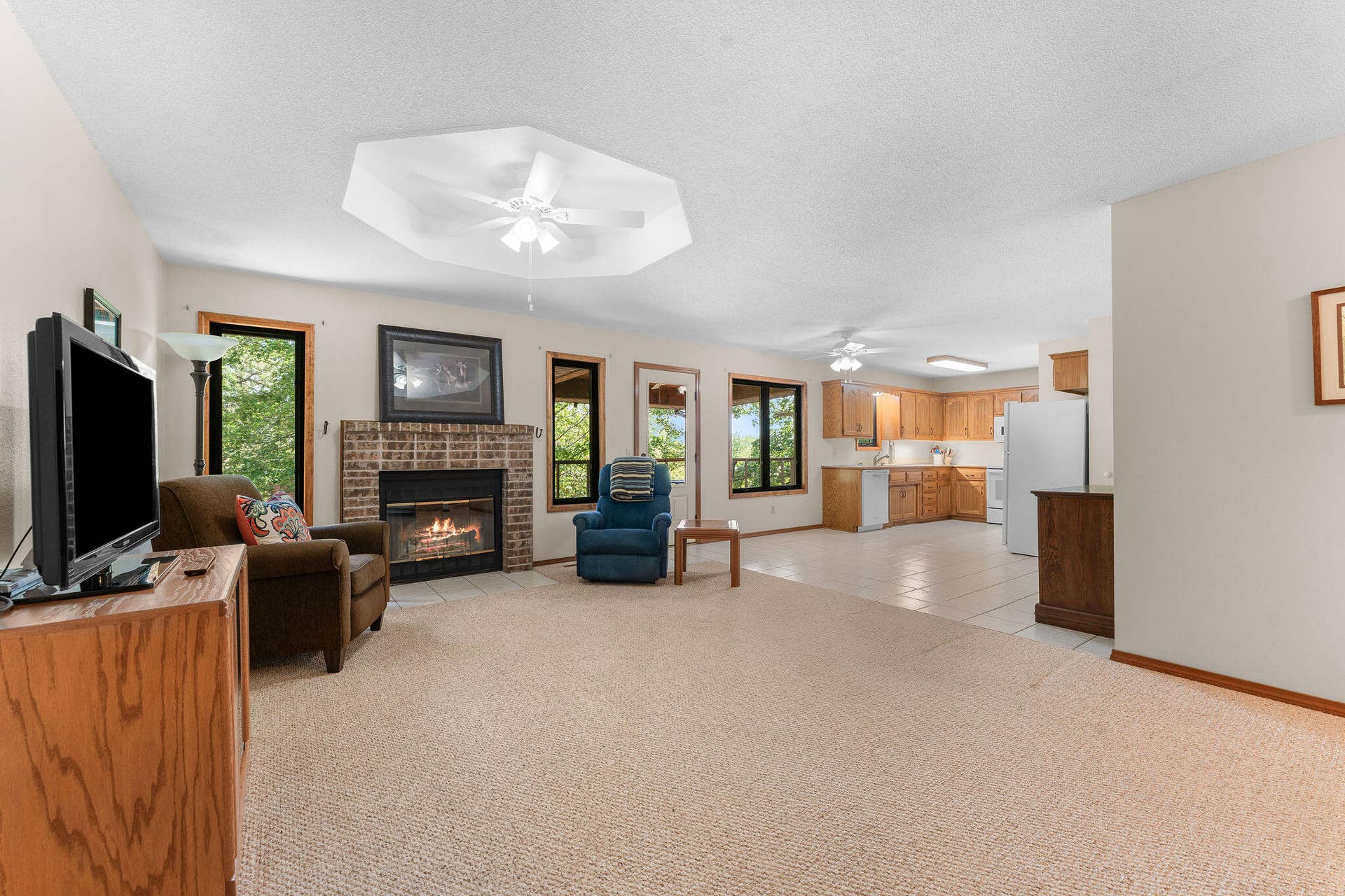 107 Oak Drive, Kimberling City, MO 65686 Open Spacious Living