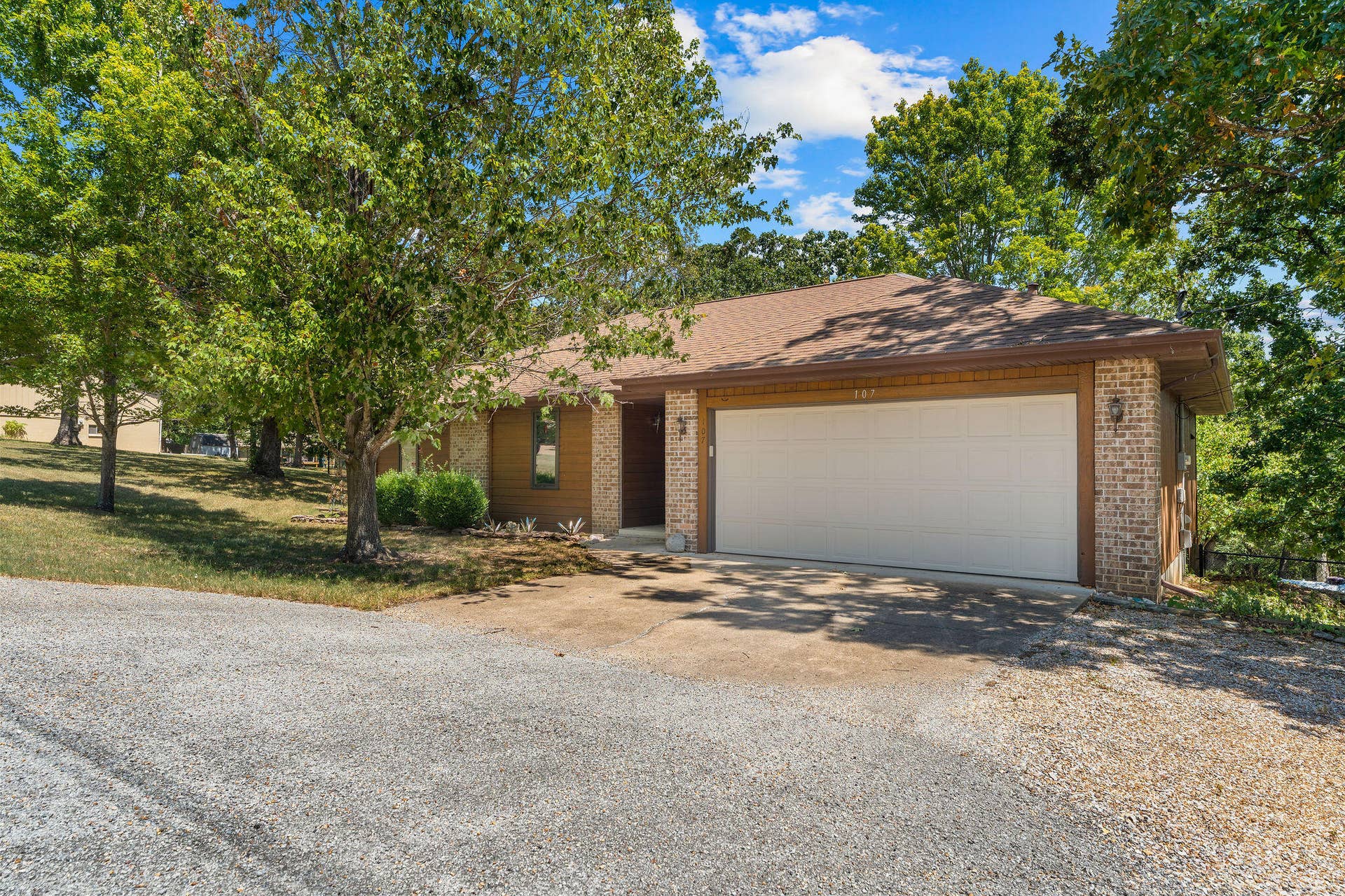 107 Oak Drive, Kimberling City, MO 65686 Side view - Nice too