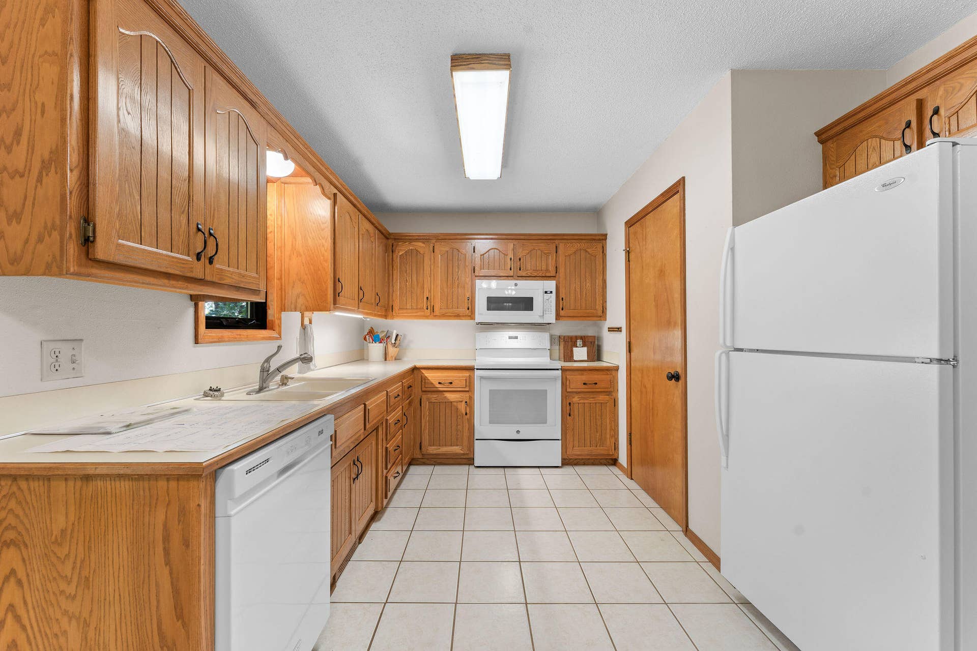 107 Oak Drive, Kimberling City, MO 65686 Plenty of Kitchen Storage