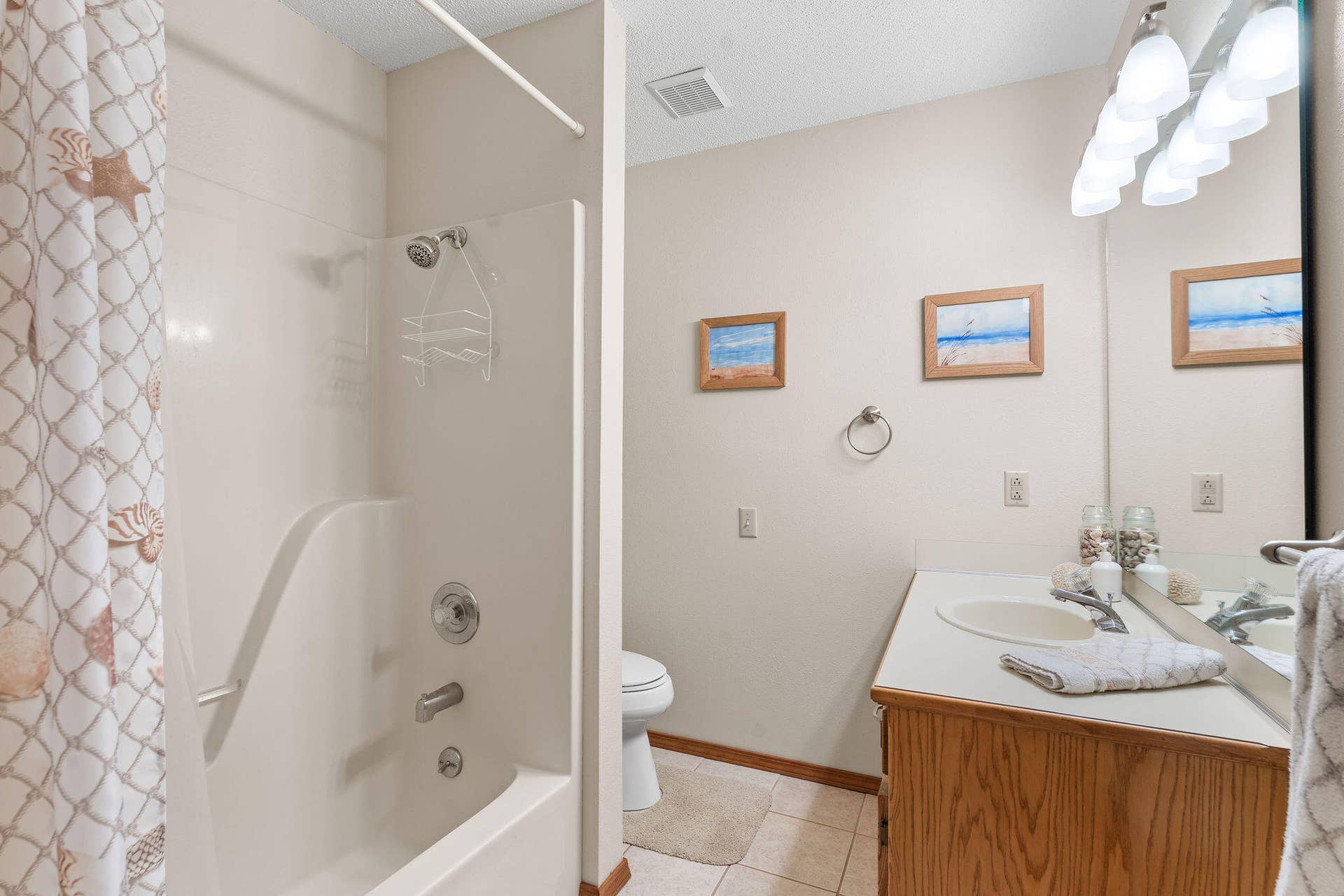 107 Oak Drive, Kimberling City, MO 65686 Guest Bath