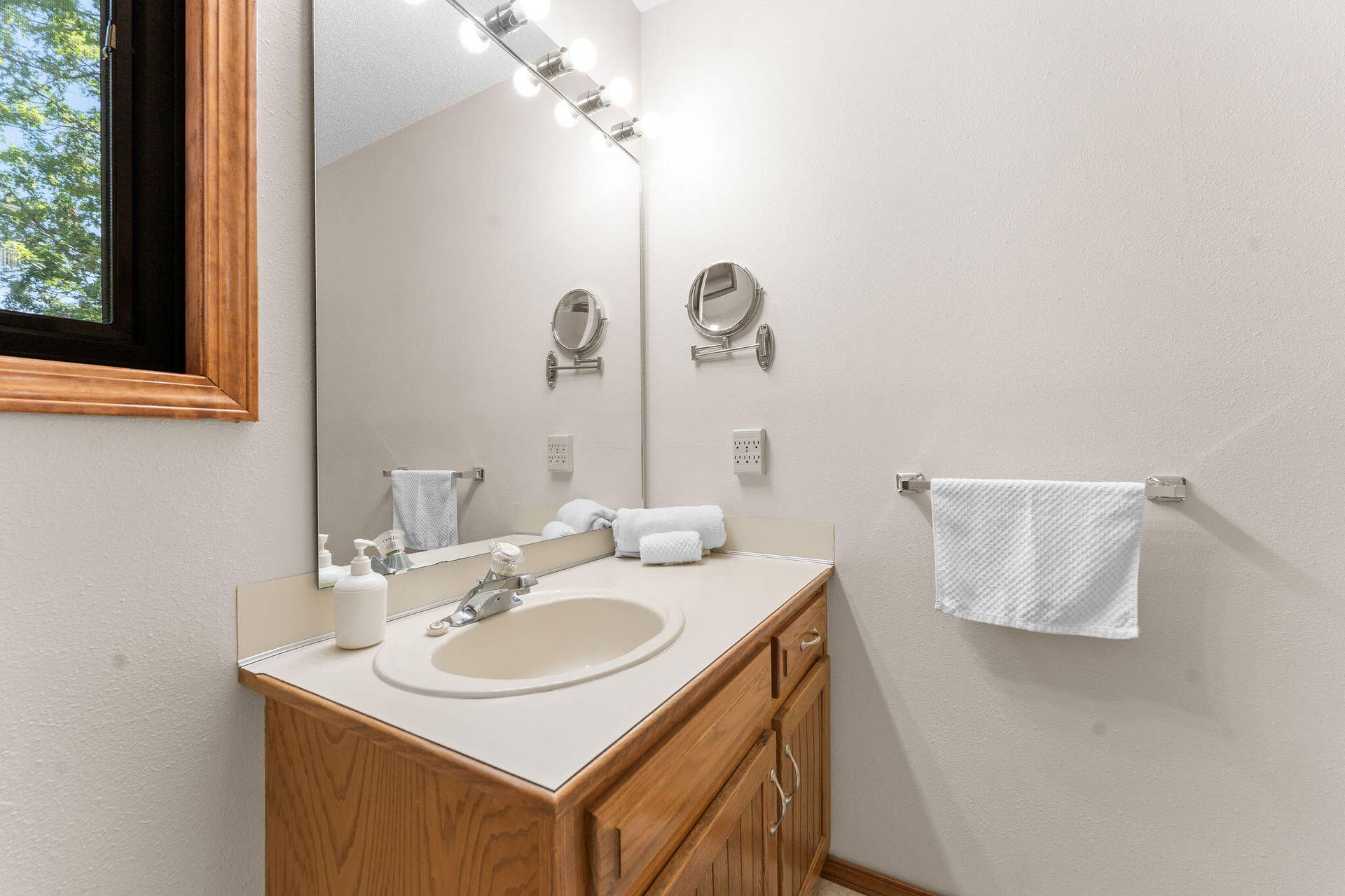 107 Oak Drive, Kimberling City, MO 65686 Alt View Master Bath