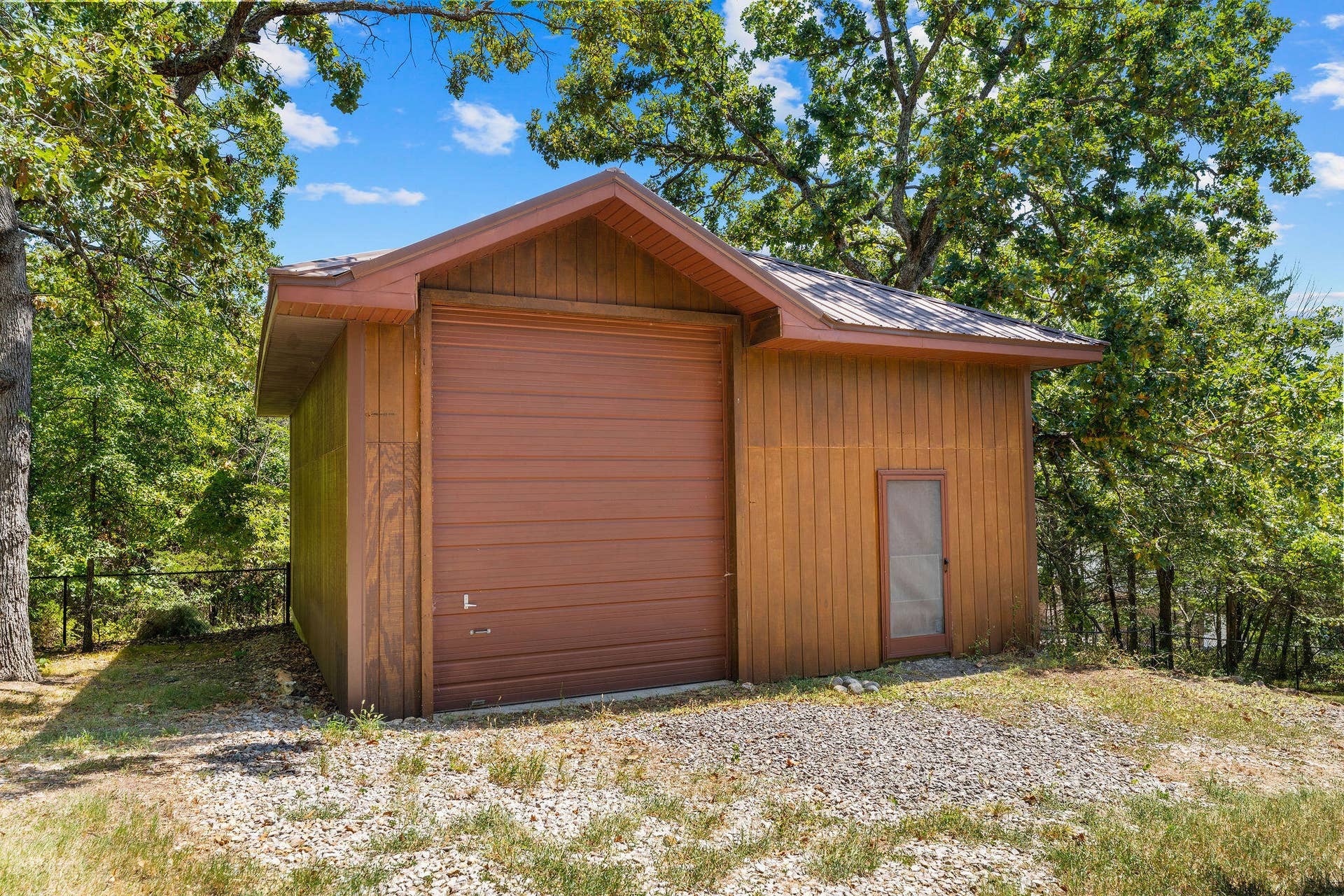 107 Oak Drive, Kimberling City, MO 65686 Separate Shop Toy Garage