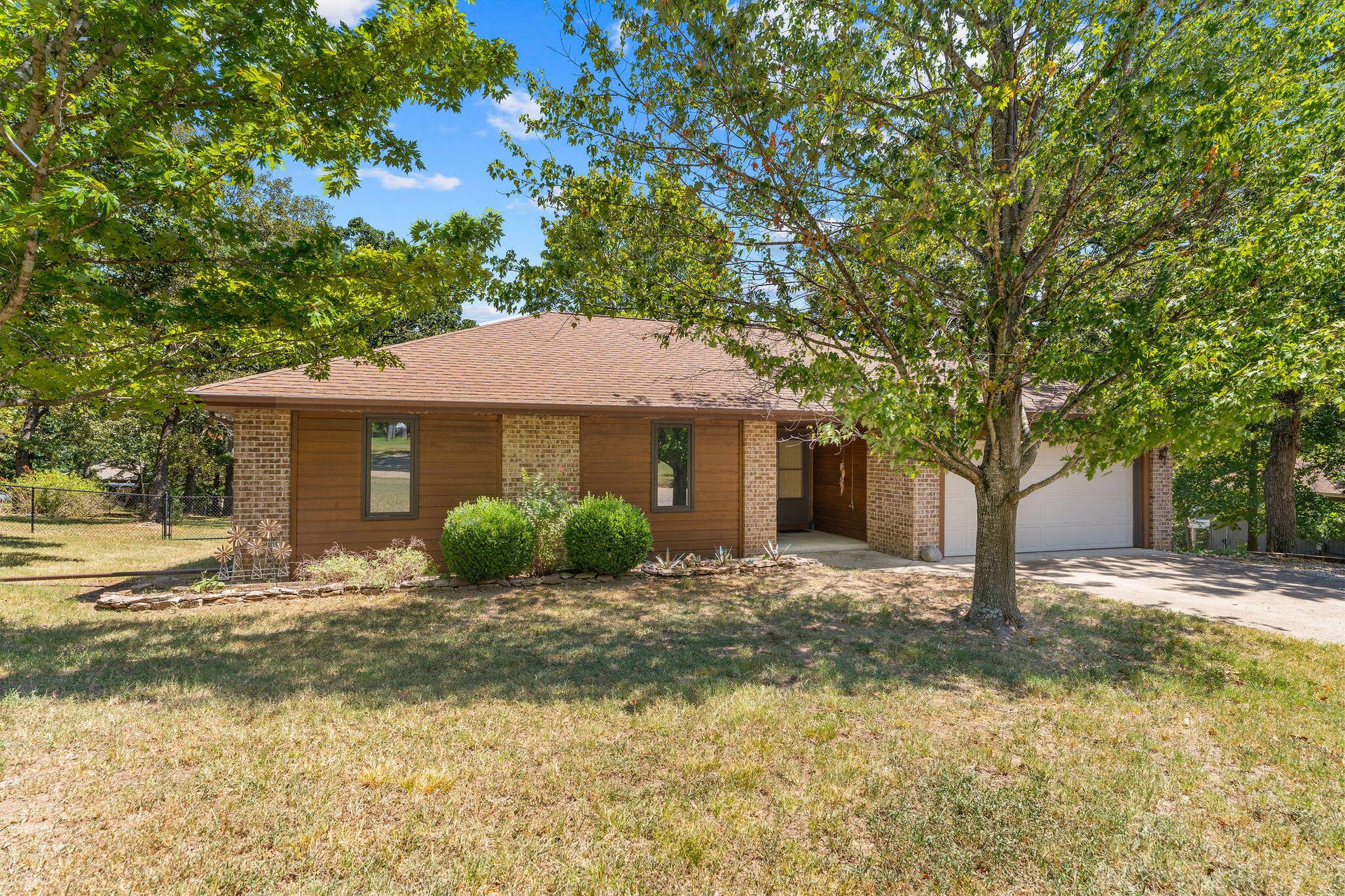 107 Oak Drive, Kimberling City, MO 65686 Front View very nice