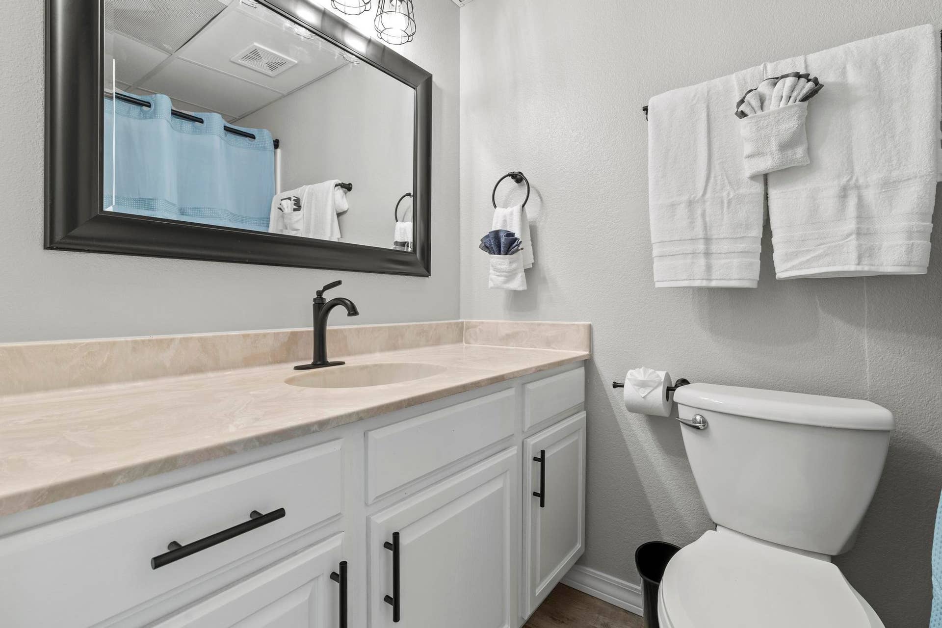 Bathroom Unit 118