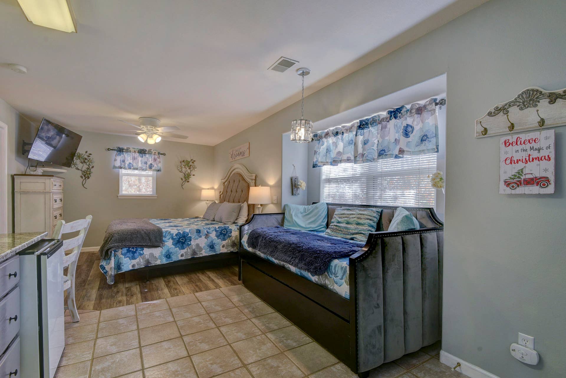 154 Oak Lane, #5, Branson West, MO 65737 Lock Out Bedroom