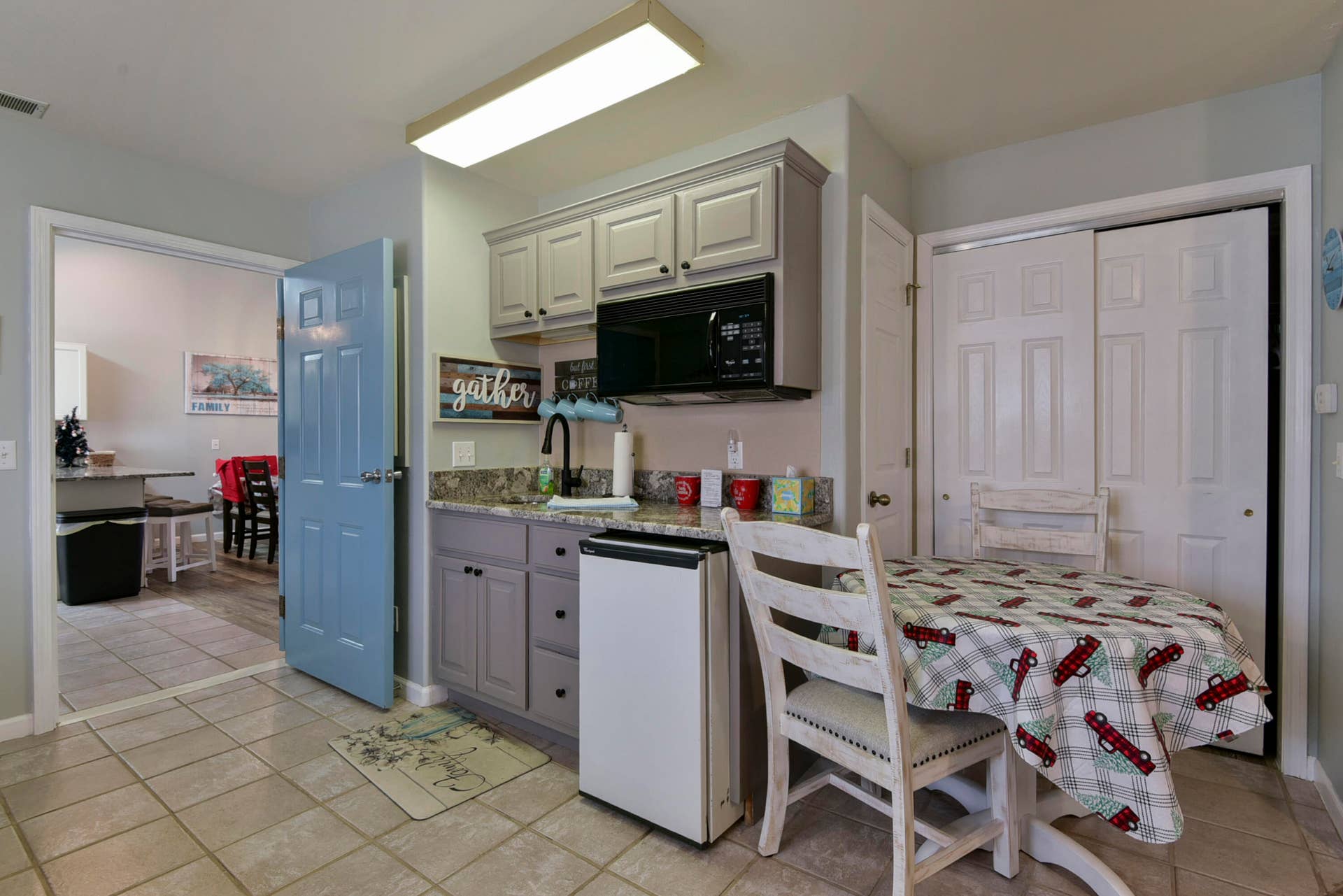 154 Oak Lane, #5, Branson West, MO 65737 Lock Out Kitchen