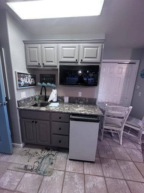 154 Oak Lane, #5, Branson West, MO 65737 Lockout Kitchen