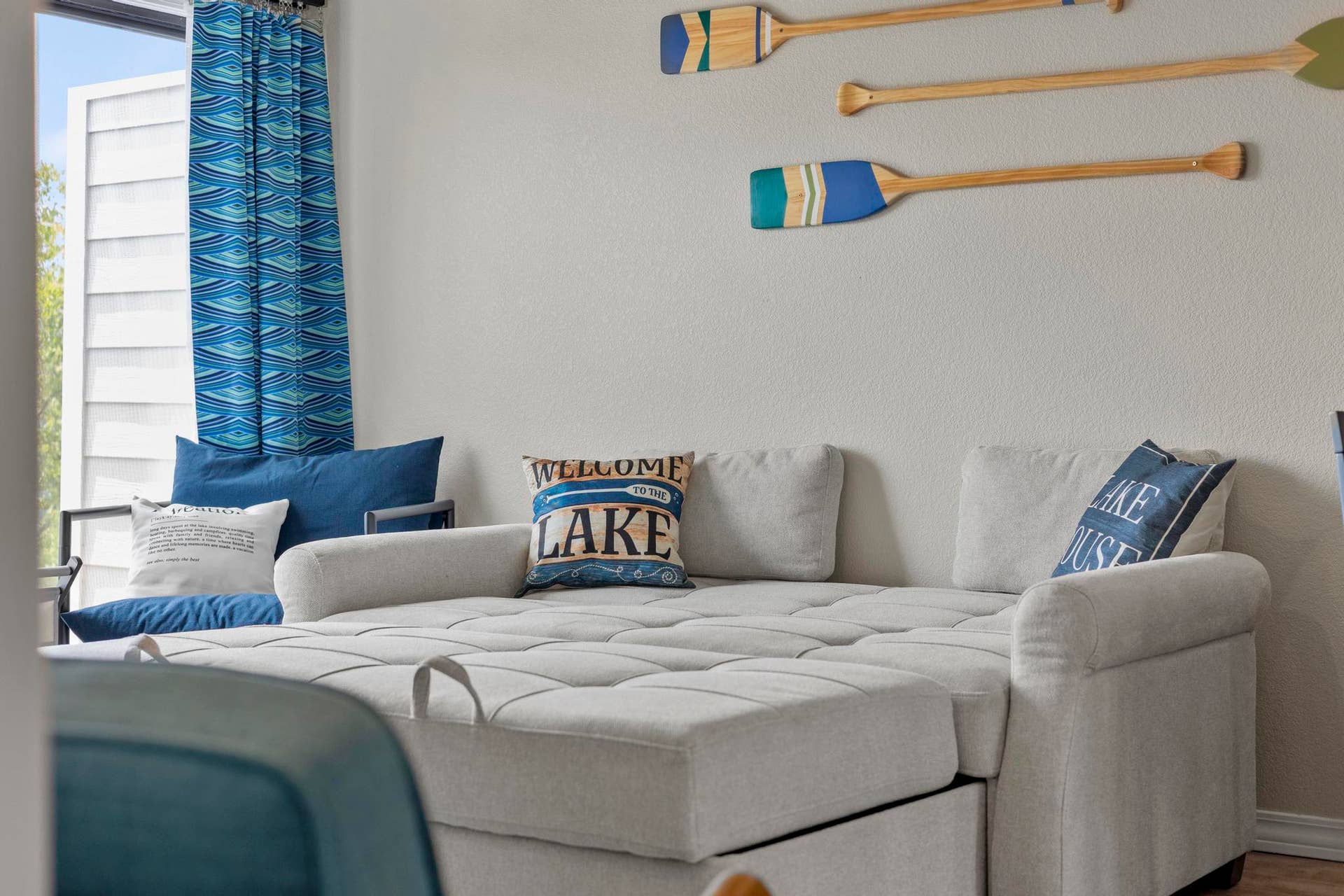 100 Getaway Circle, #Unit 118, Kimberling City, MO 65686 Living Room