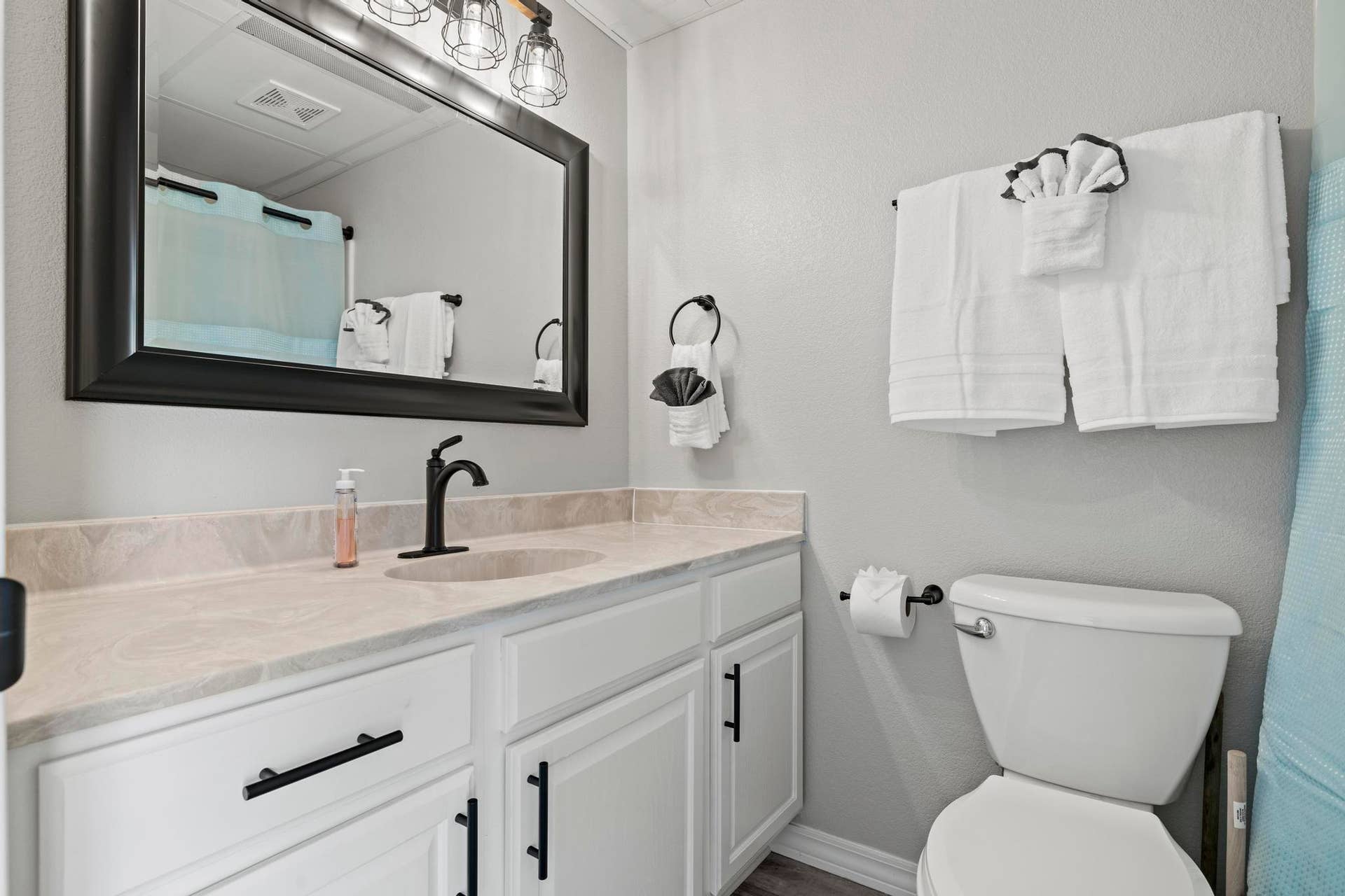 100 Getaway Circle, #Unit 119, Kimberling City, MO 65686 Bathroom 2