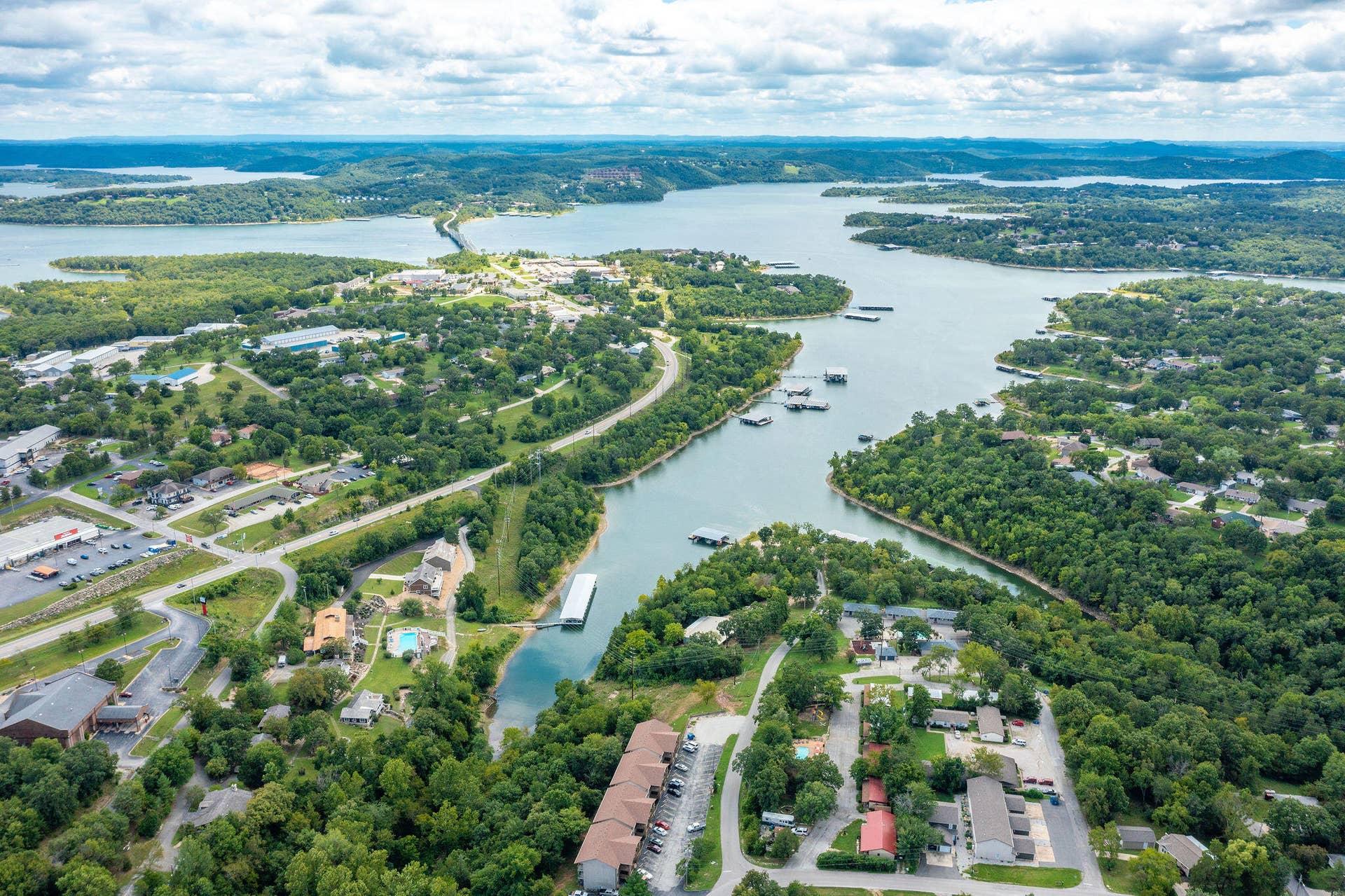 16 Lakeshore Drive, Kimberling City, MO 65686 141618LakeshoreDr-39