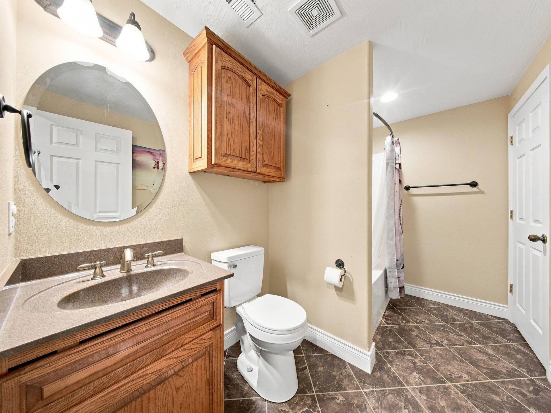 495 Shady Oak Lane, Reeds Spring, MO 65737 88-web-or-mls-bathroom 3