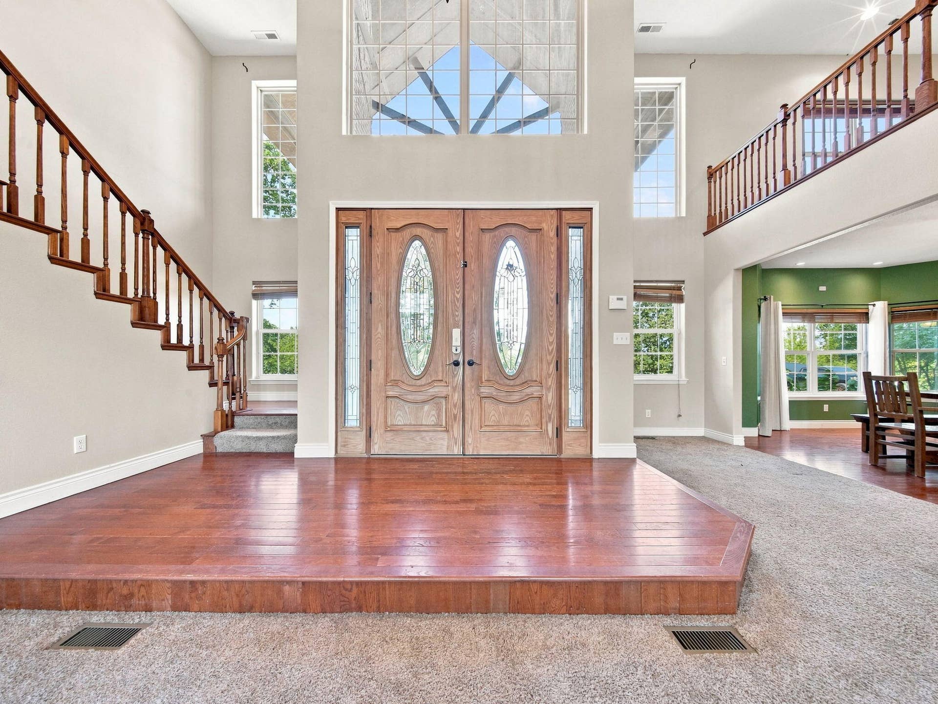 495 Shady Oak Lane, Reeds Spring, MO 65737 32-web-or-mls-living room 5