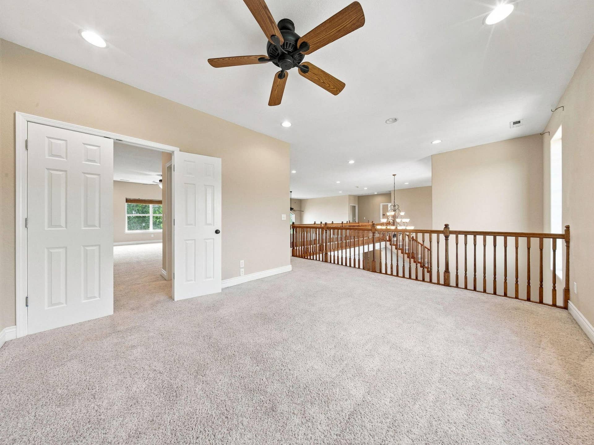 495 Shady Oak Lane, Reeds Spring, MO 65737 94-web-or-mls-balcony 2