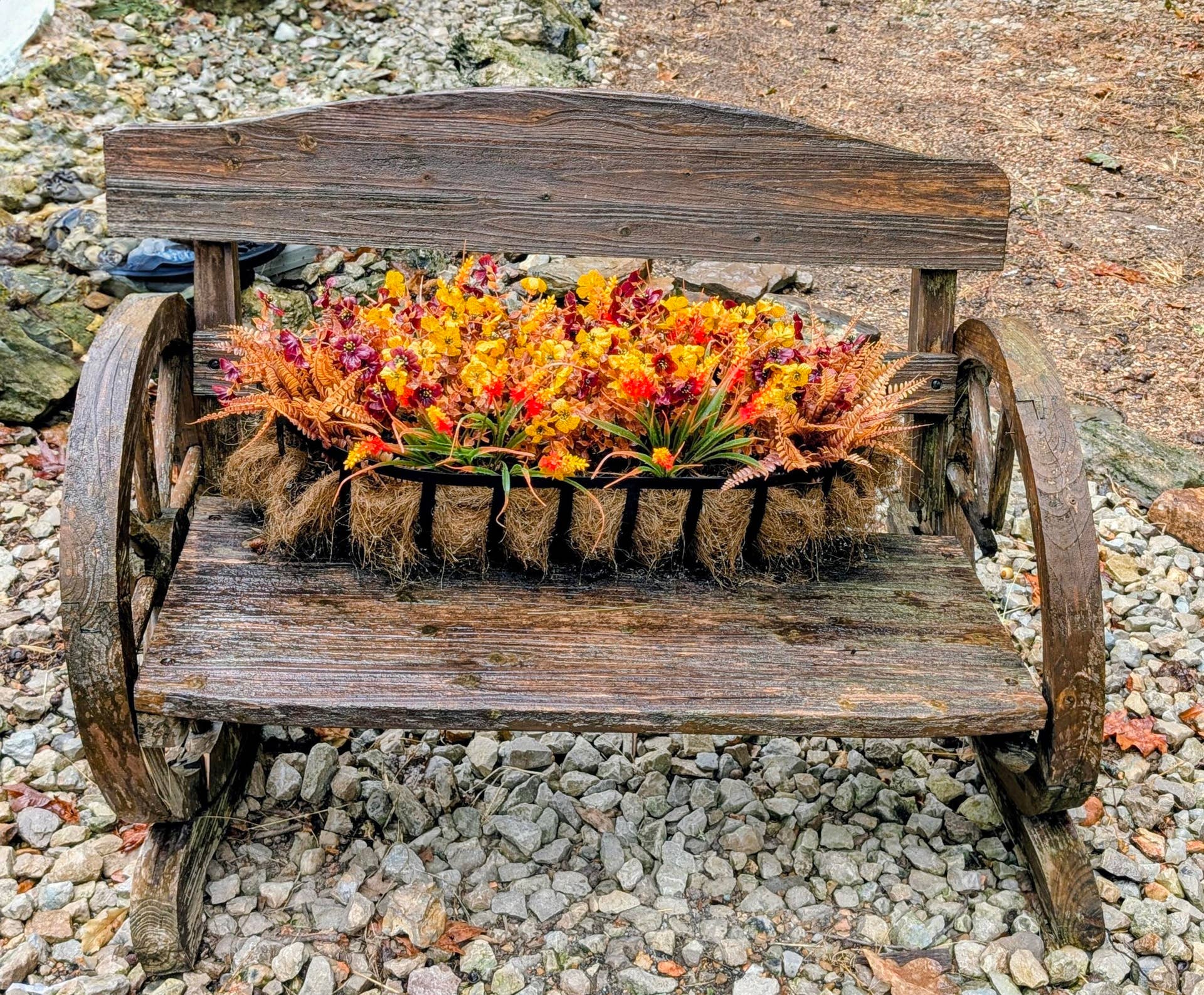 166 Queensberry Road, Branson West, MO 65737 Yard Decor
