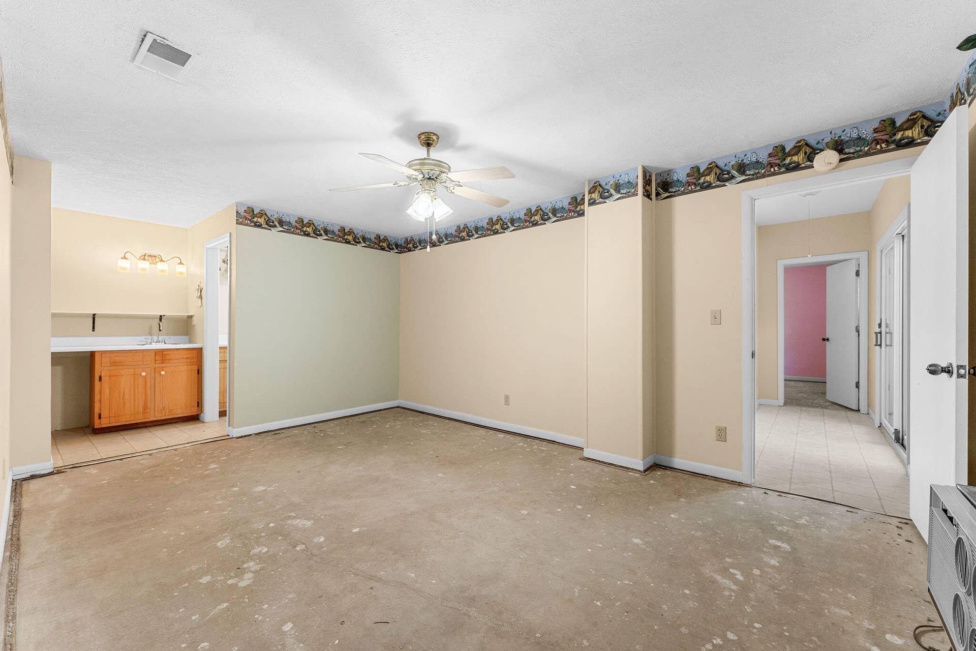 Room with kitchenette